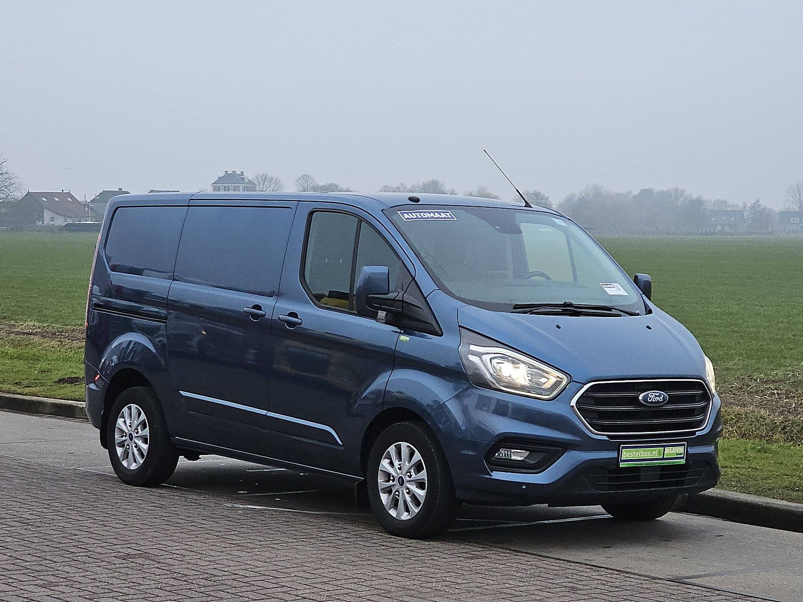 Ford Transit thumbnail 4