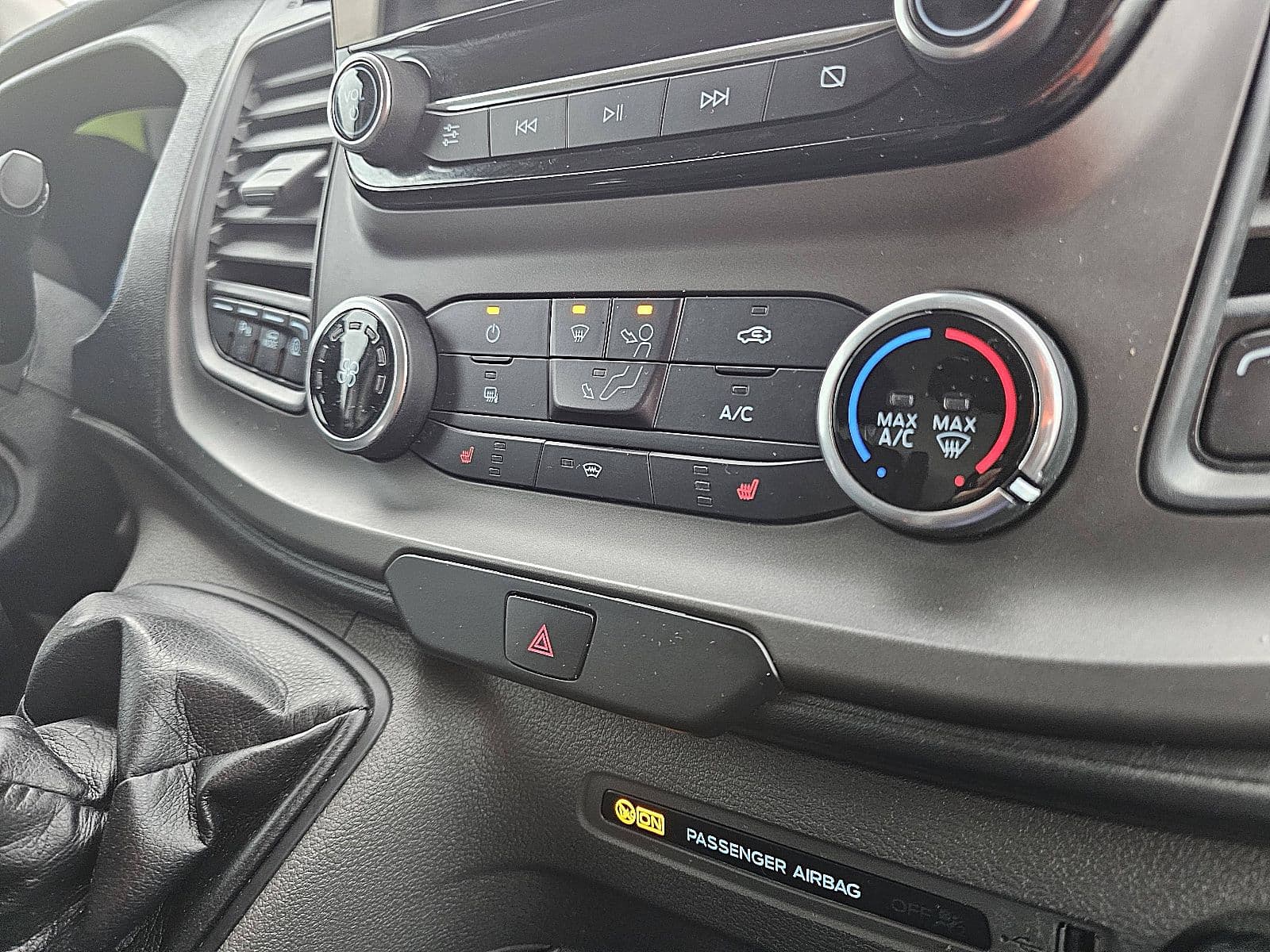 Ford Transit thumbnail 9