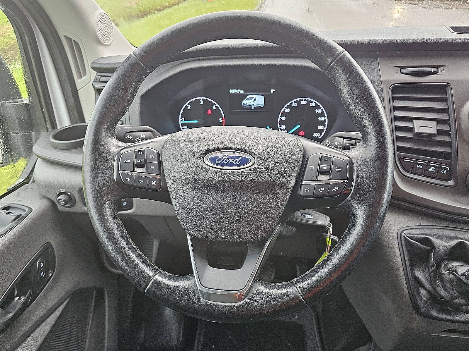 Ford Transit thumbnail 10