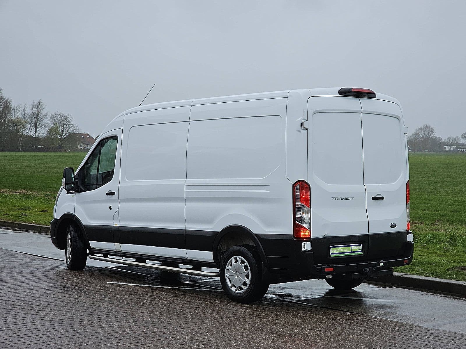 Ford Transit thumbnail 5