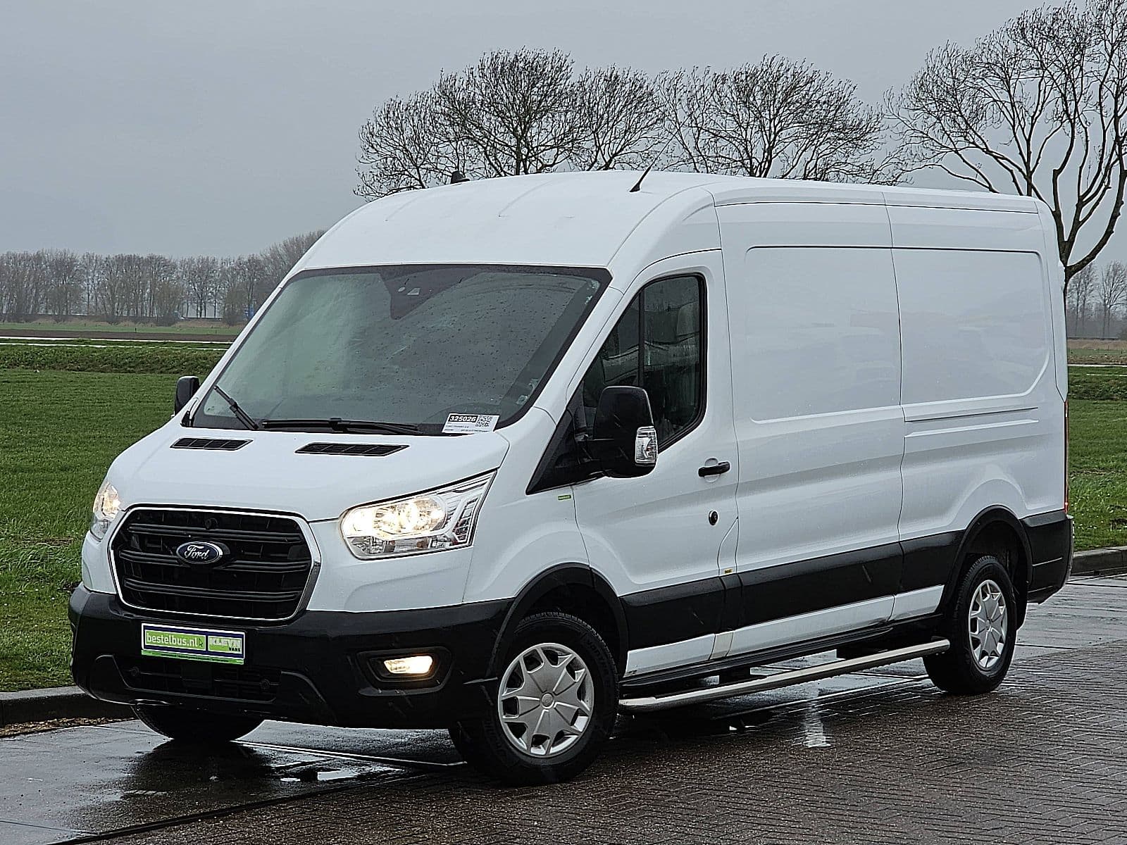 Ford Transit thumbnail 2
