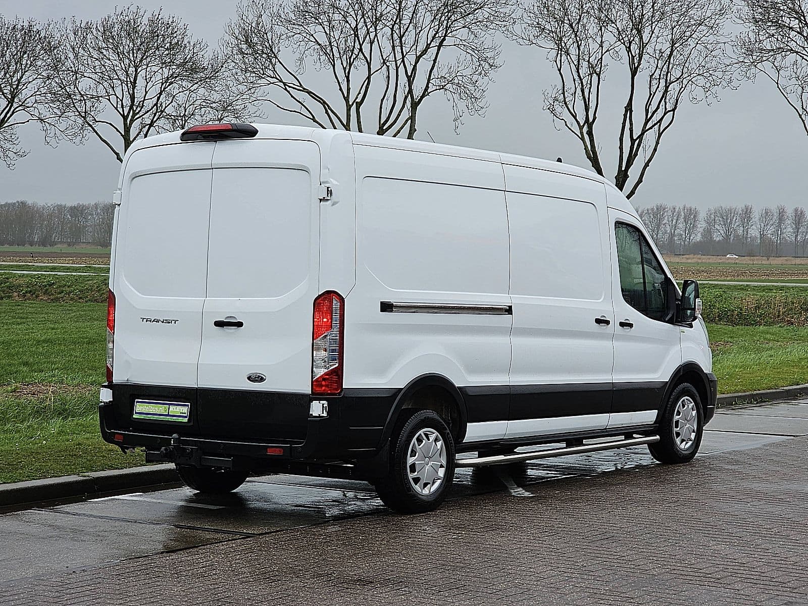 Ford Transit thumbnail 3