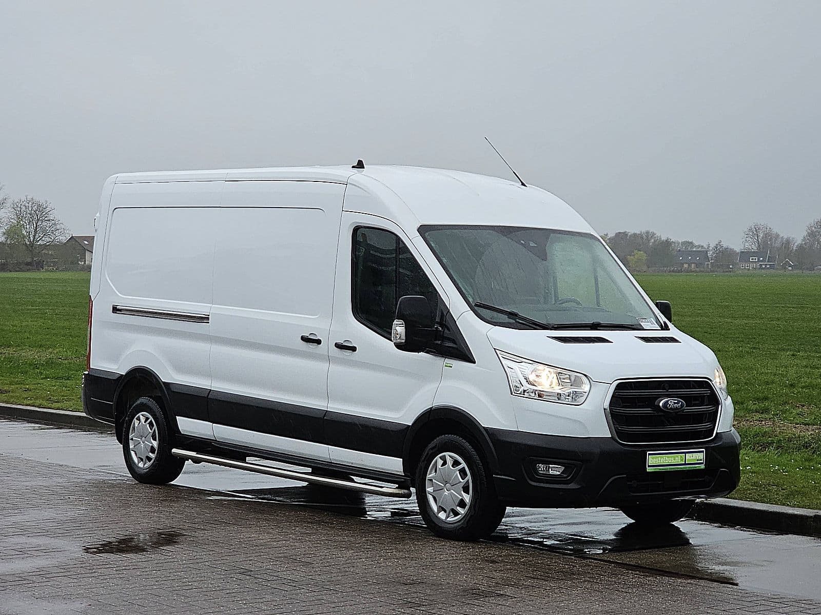 Ford Transit thumbnail 4