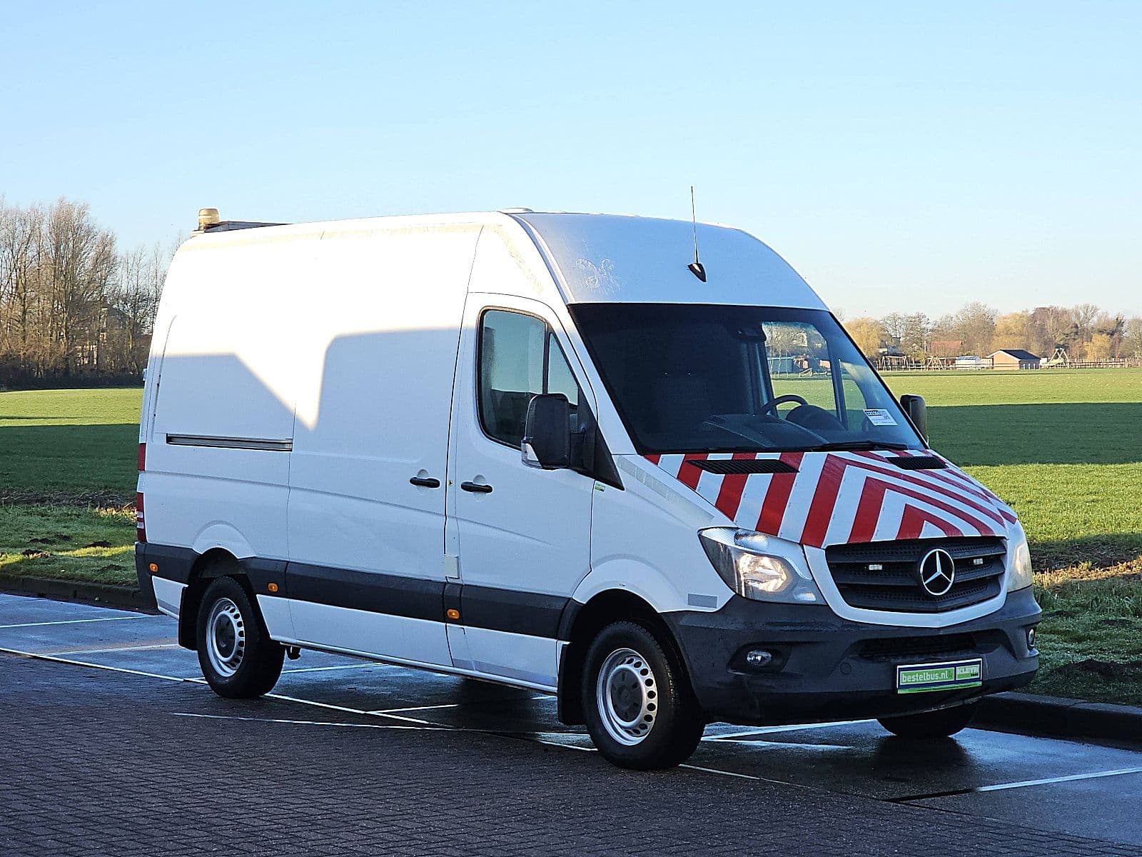 Mercedes-Benz Sprinter thumbnail 4