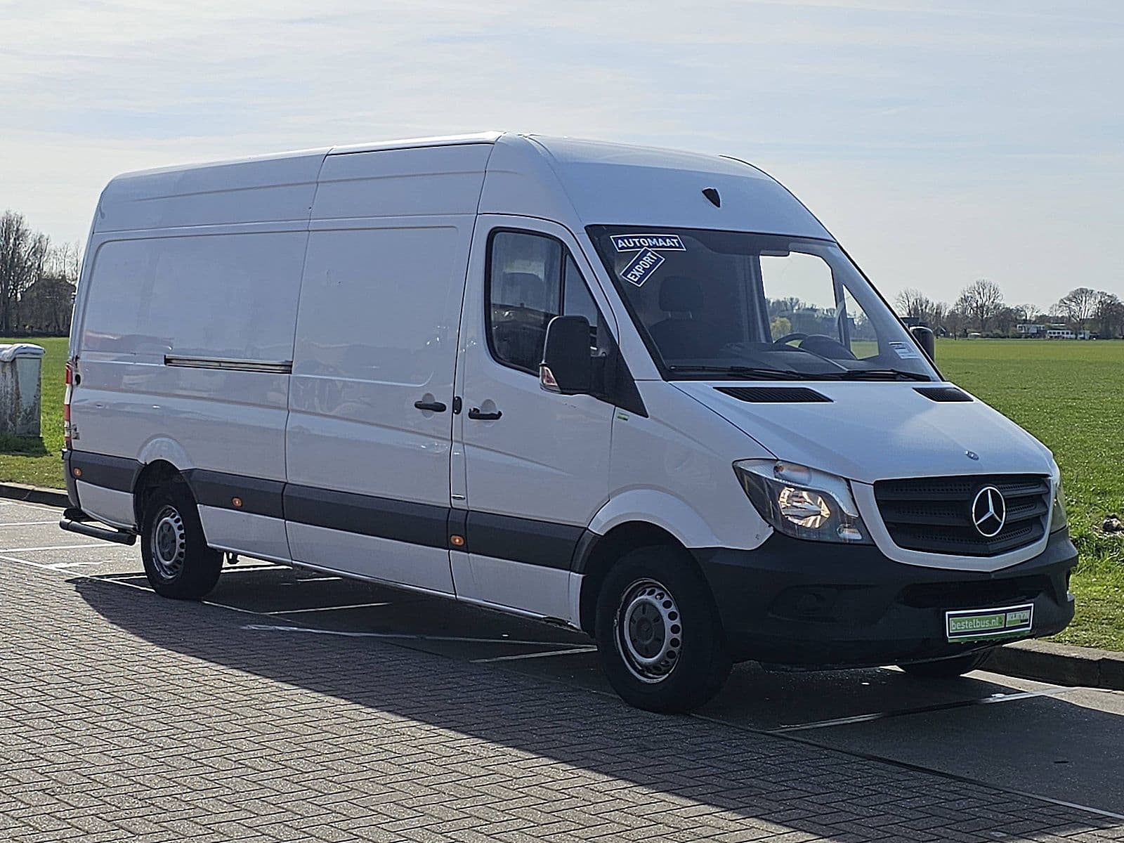Mercedes-Benz Sprinter thumbnail 4