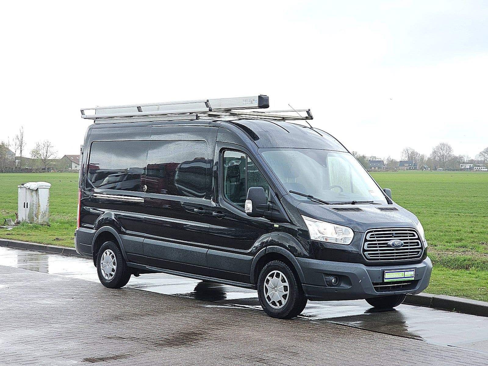 Ford Transit thumbnail 4