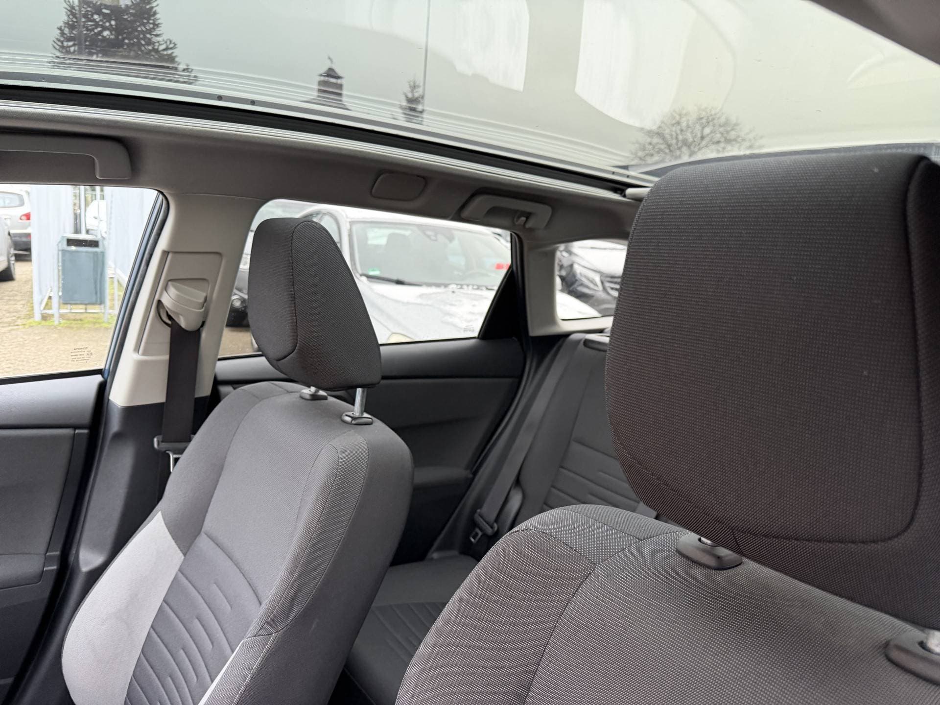 Toyota Auris thumbnail 12