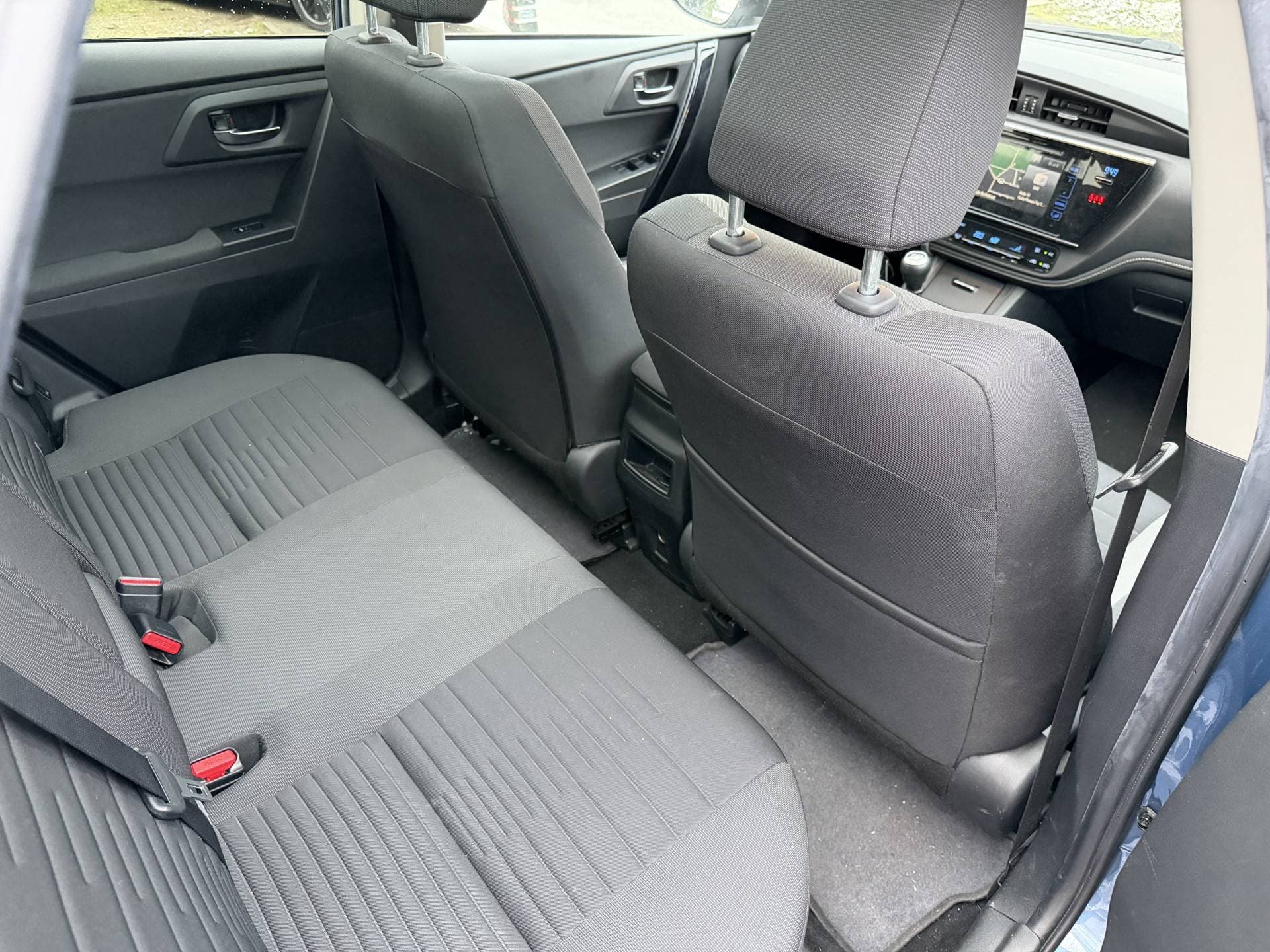 Toyota Auris thumbnail 16