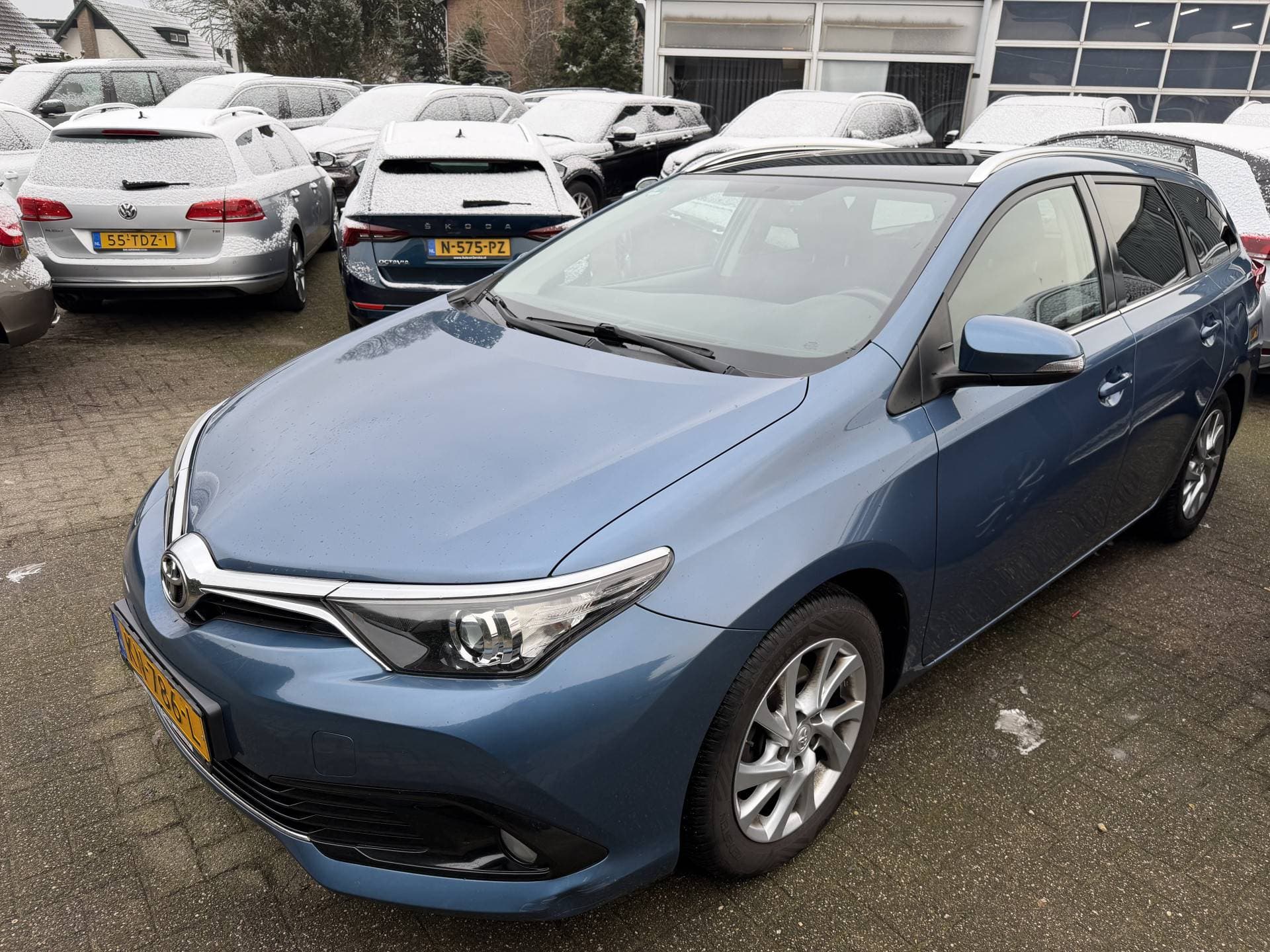 Toyota Auris thumbnail 9