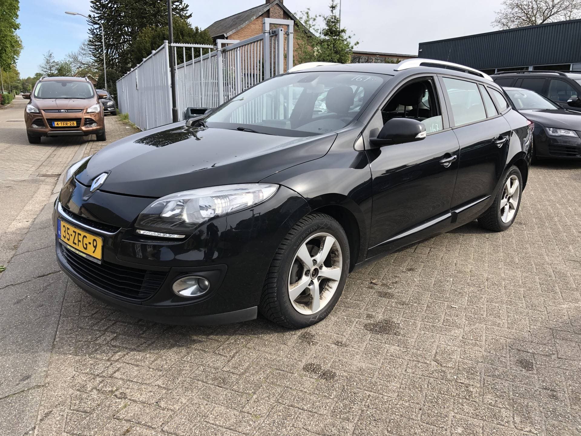 Renault Mégane Estate thumbnail 2