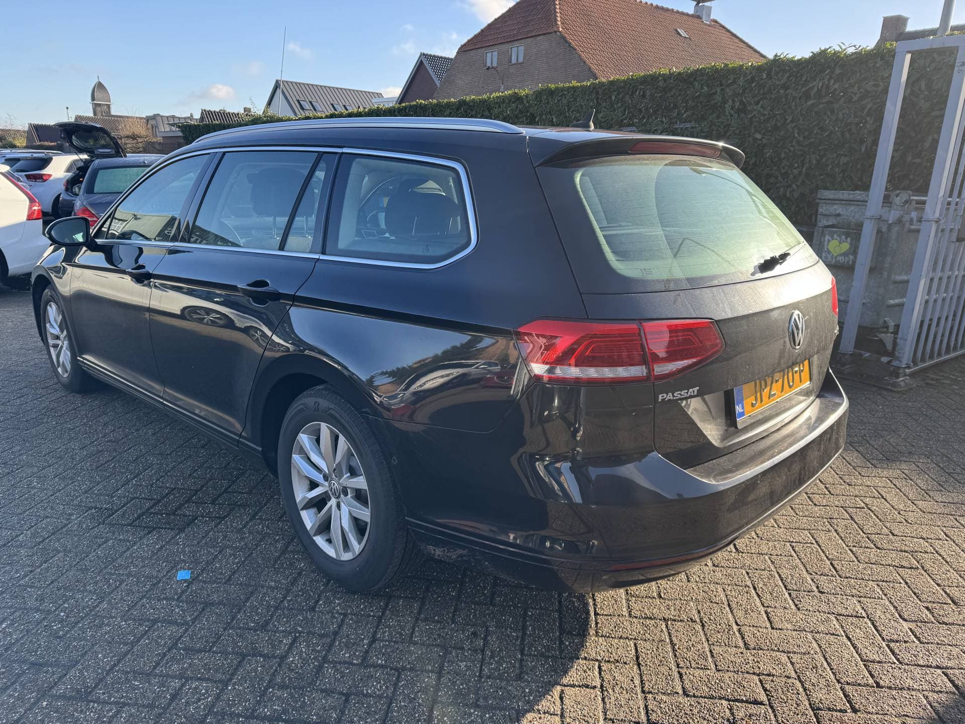 Volkswagen Passat thumbnail 2