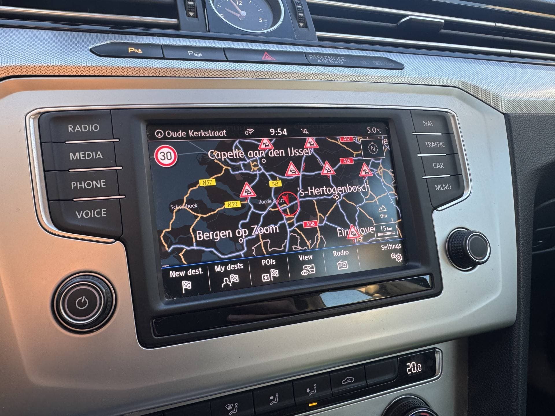 Volkswagen Passat thumbnail 8