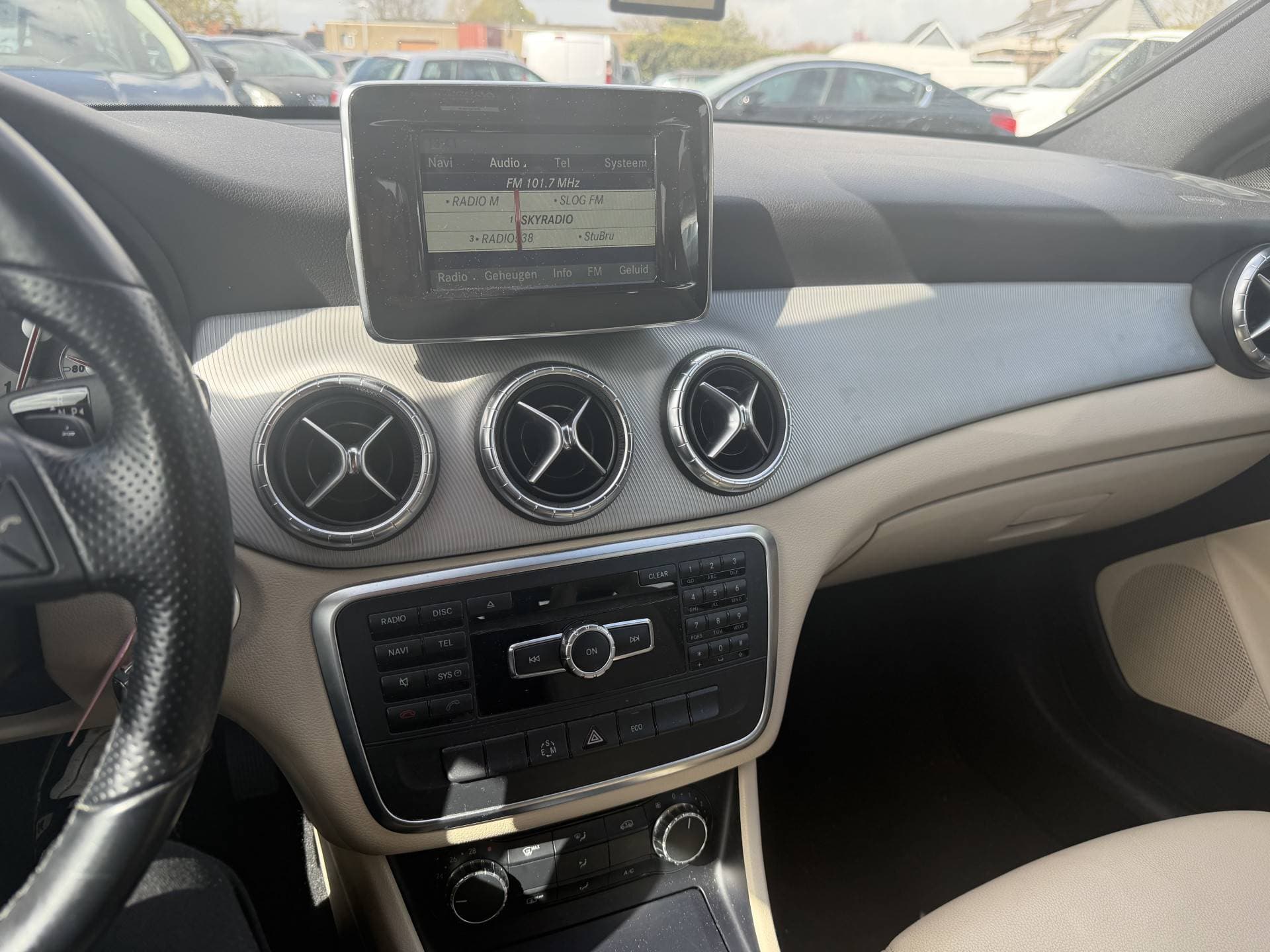 Mercedes-Benz CLA thumbnail 14