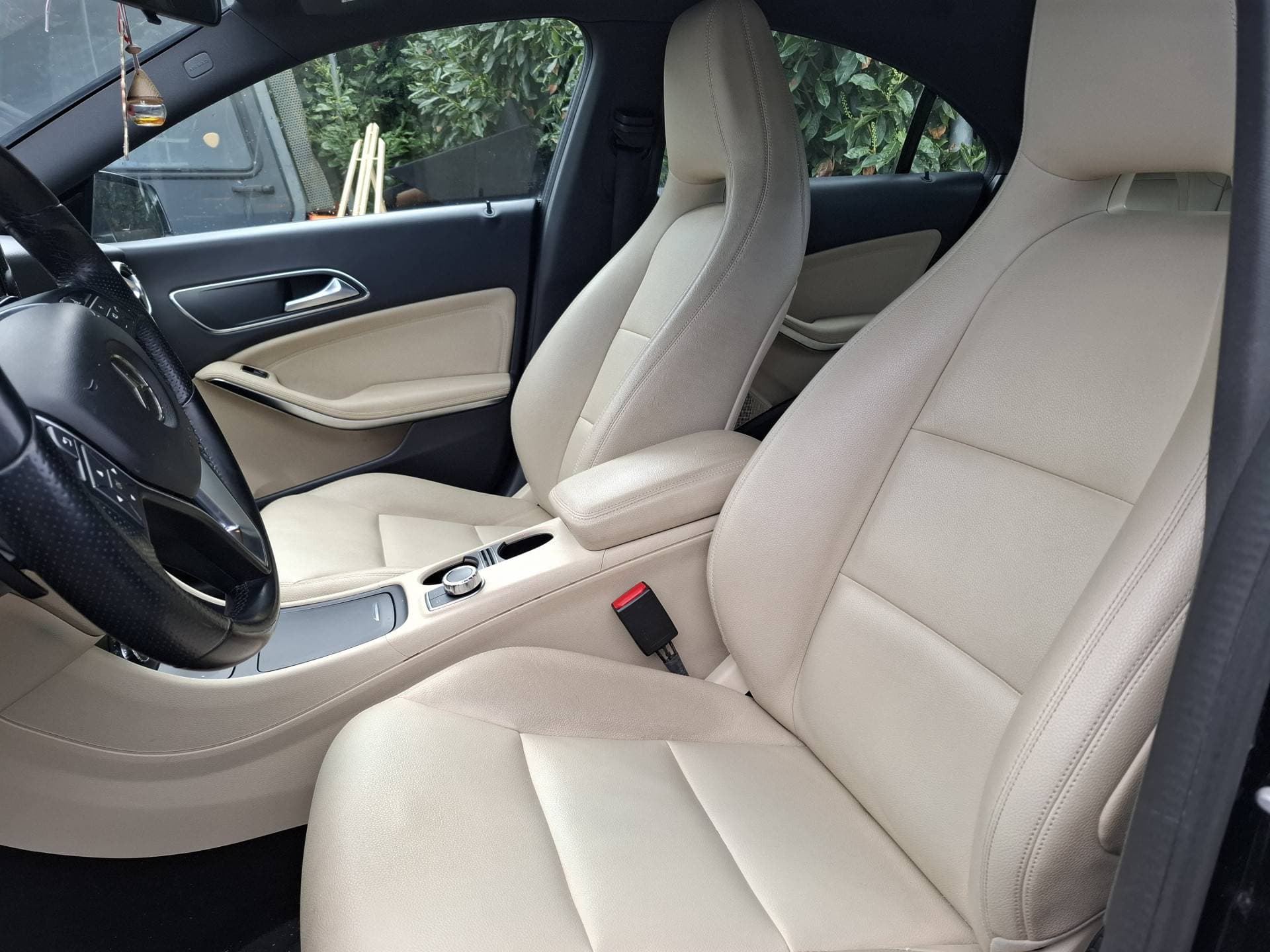 Mercedes-Benz CLA thumbnail 8