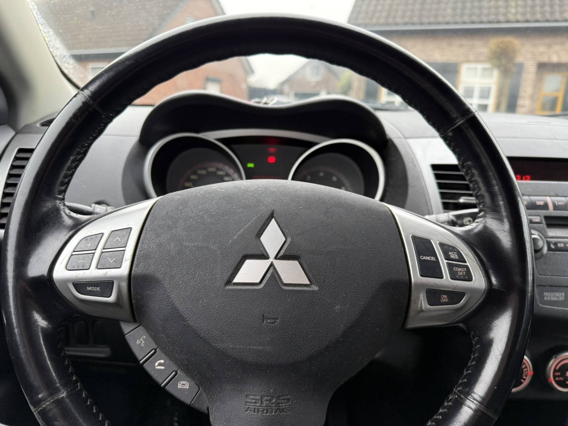 Mitsubishi Outlander thumbnail 16