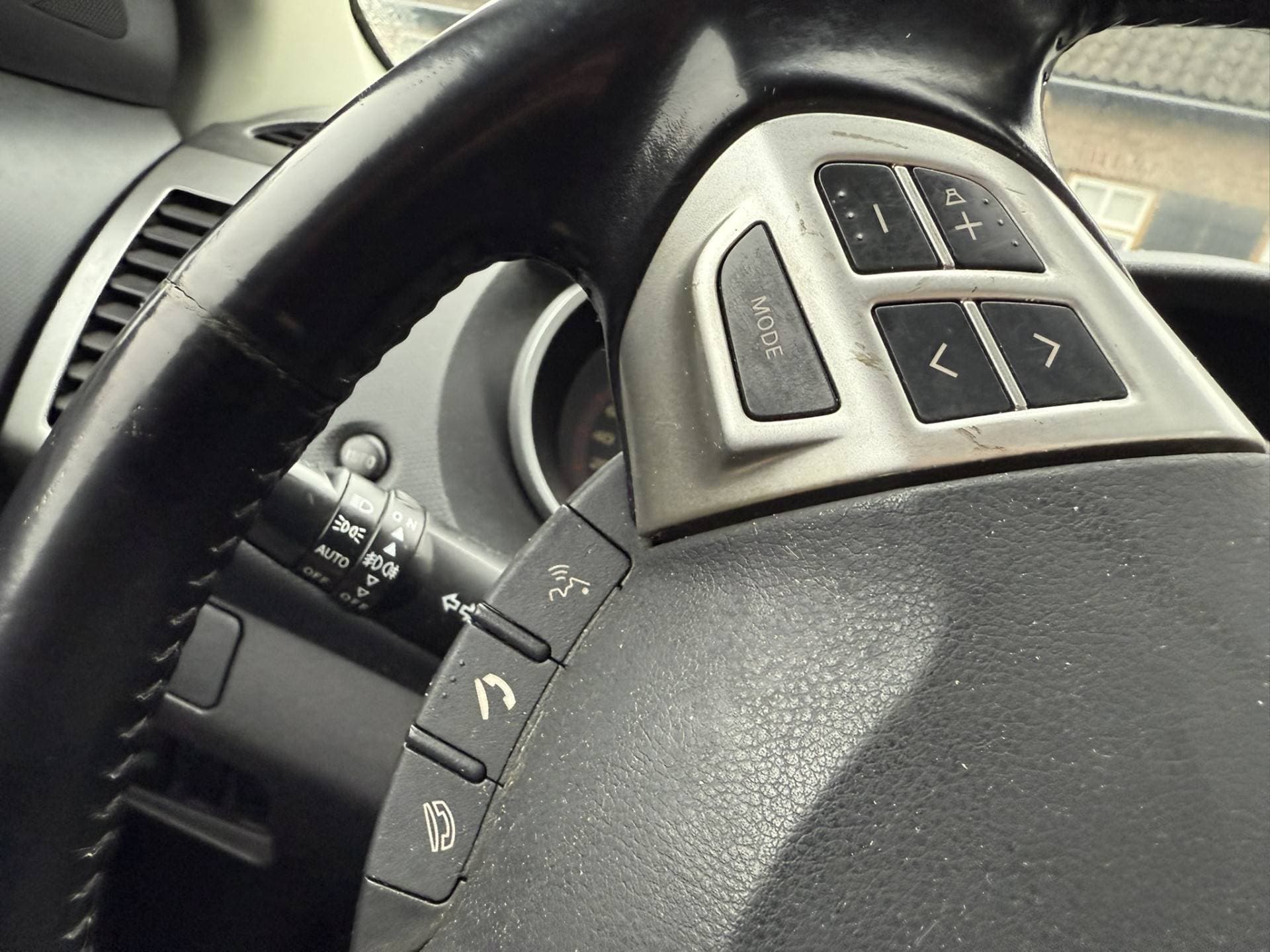 Mitsubishi Outlander thumbnail 17