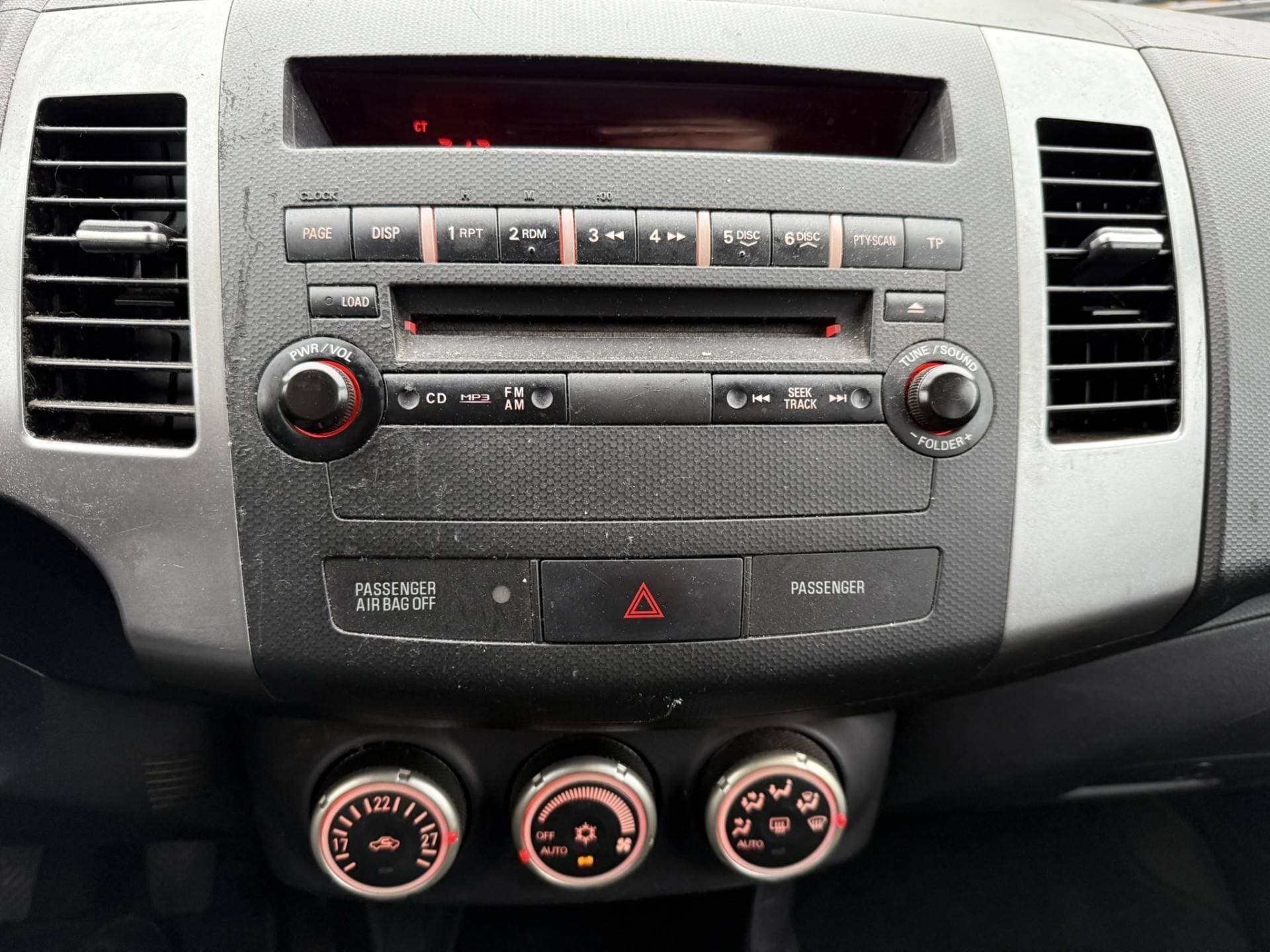 Mitsubishi Outlander thumbnail 19