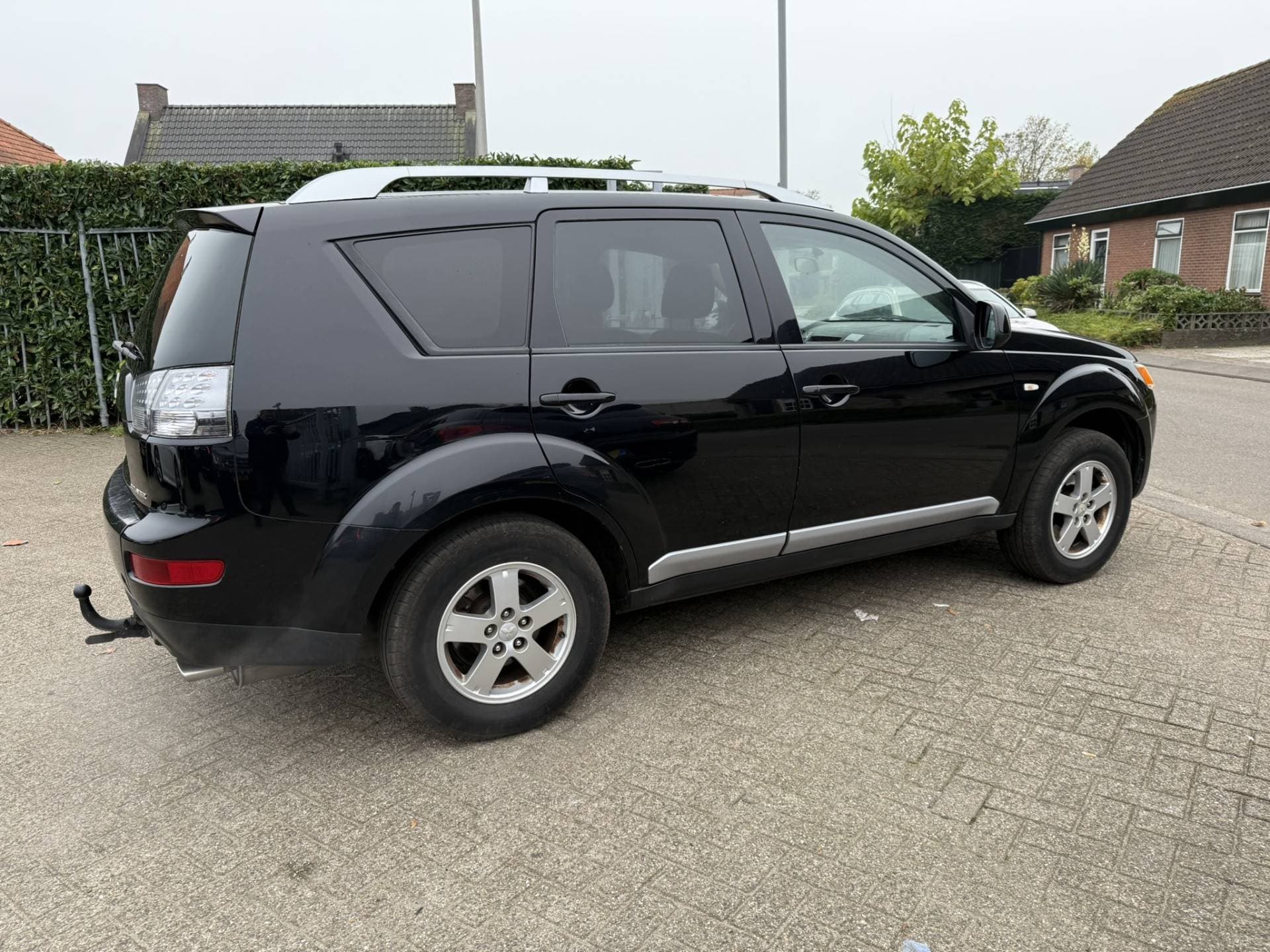 Mitsubishi Outlander thumbnail 8