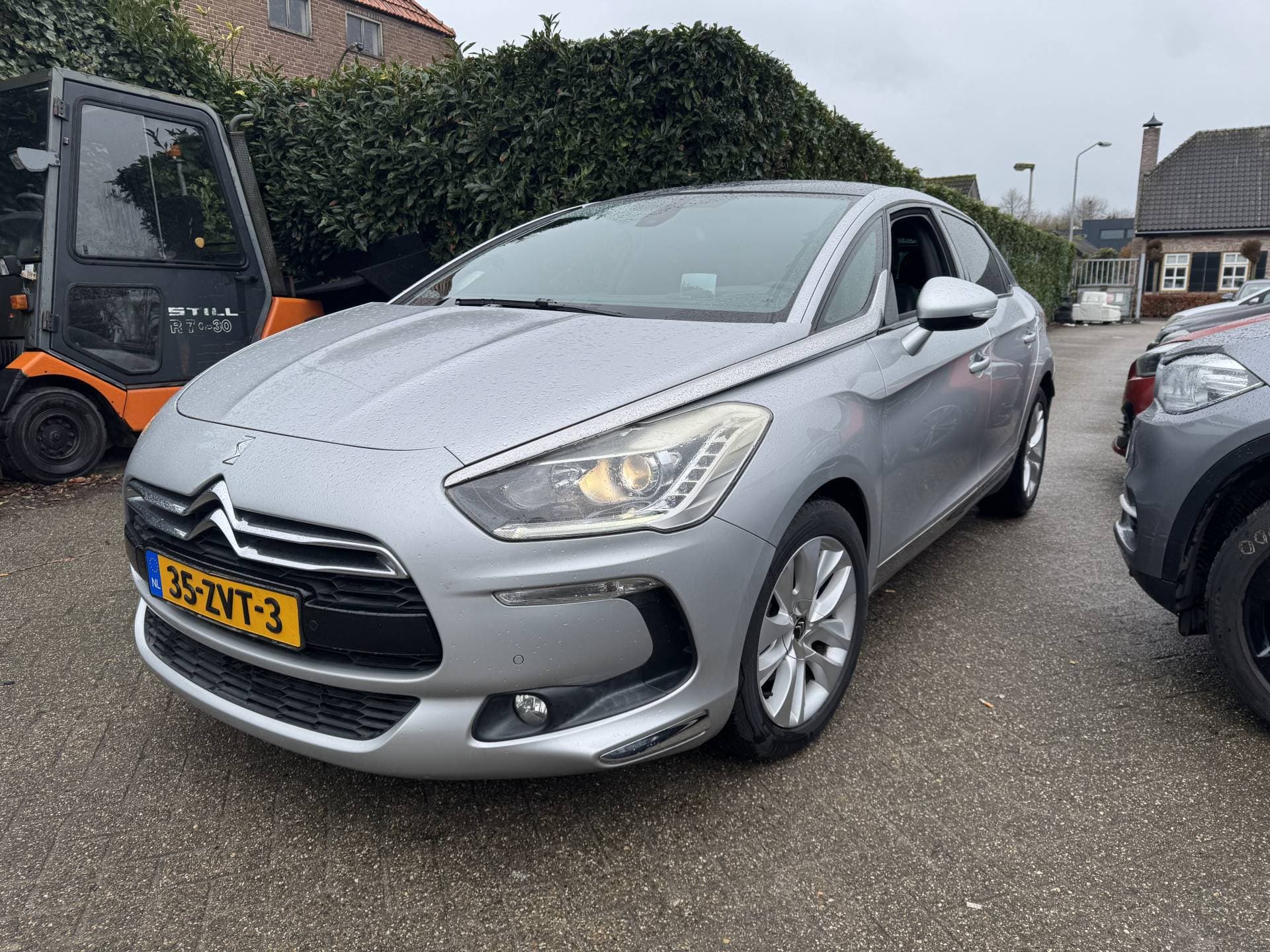 Citroën DS5 1.6 THP Business Executive Automaat thumbnail 2