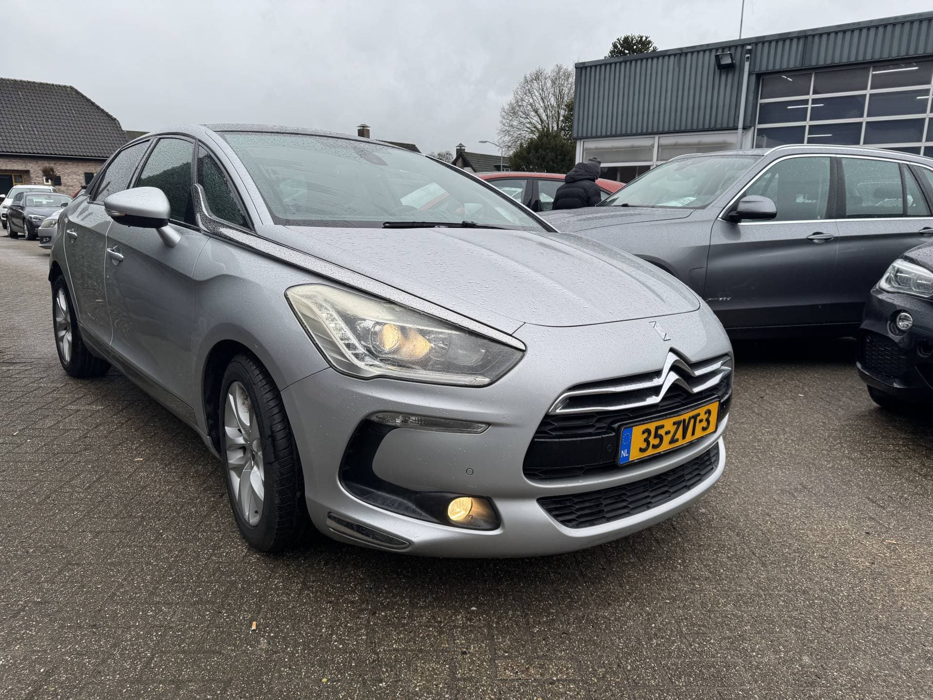 Citroën DS5 1.6 THP Business Executive Automaat thumbnail 3