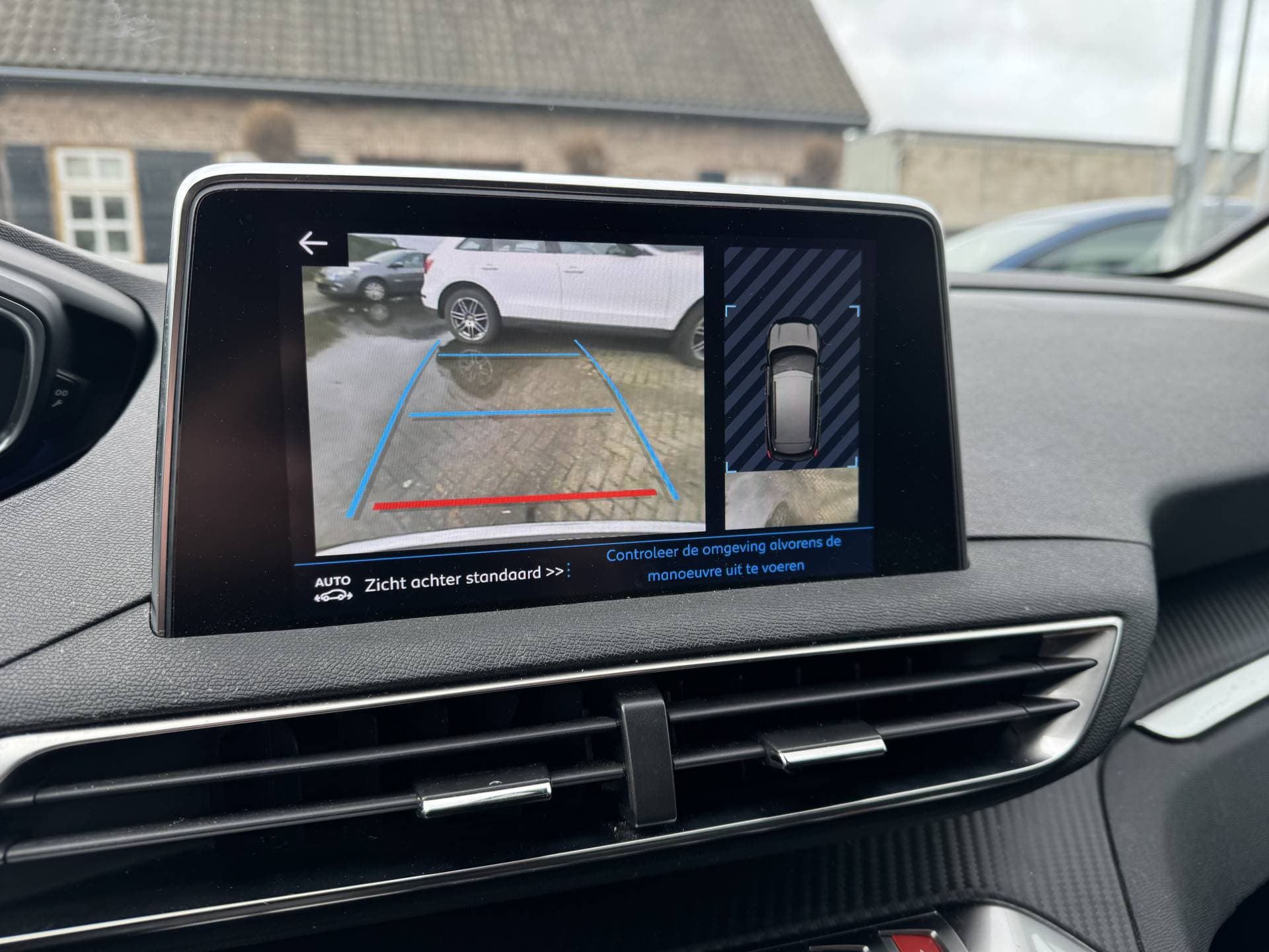 Peugeot 3008 PureTech Blue Lease Executive thumbnail 12