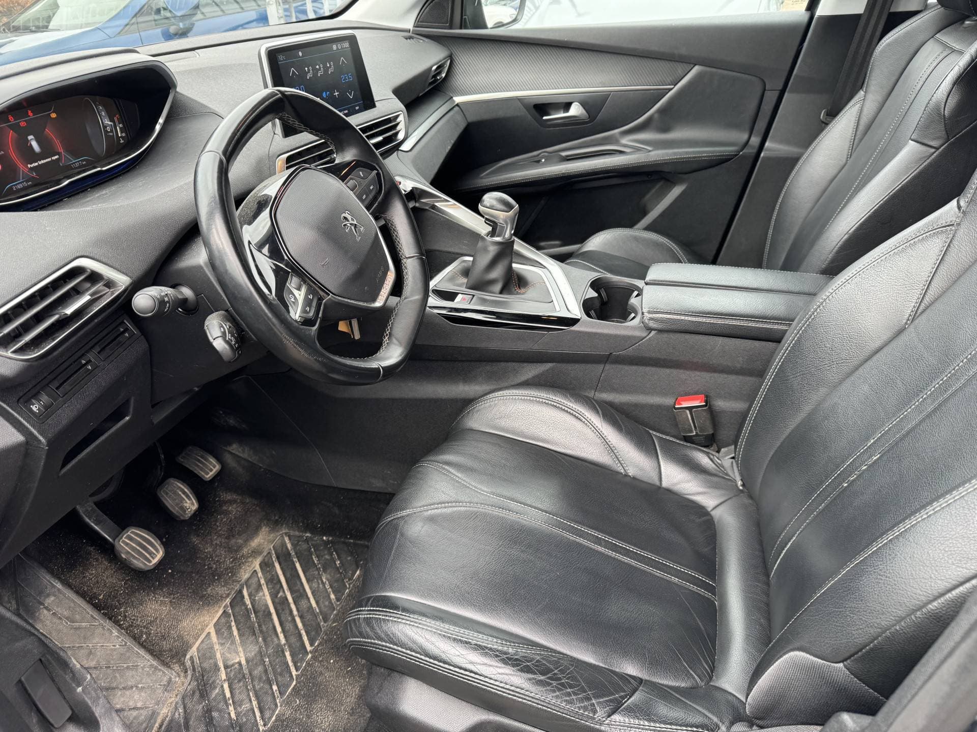 Peugeot 3008 PureTech Blue Lease Executive thumbnail 19