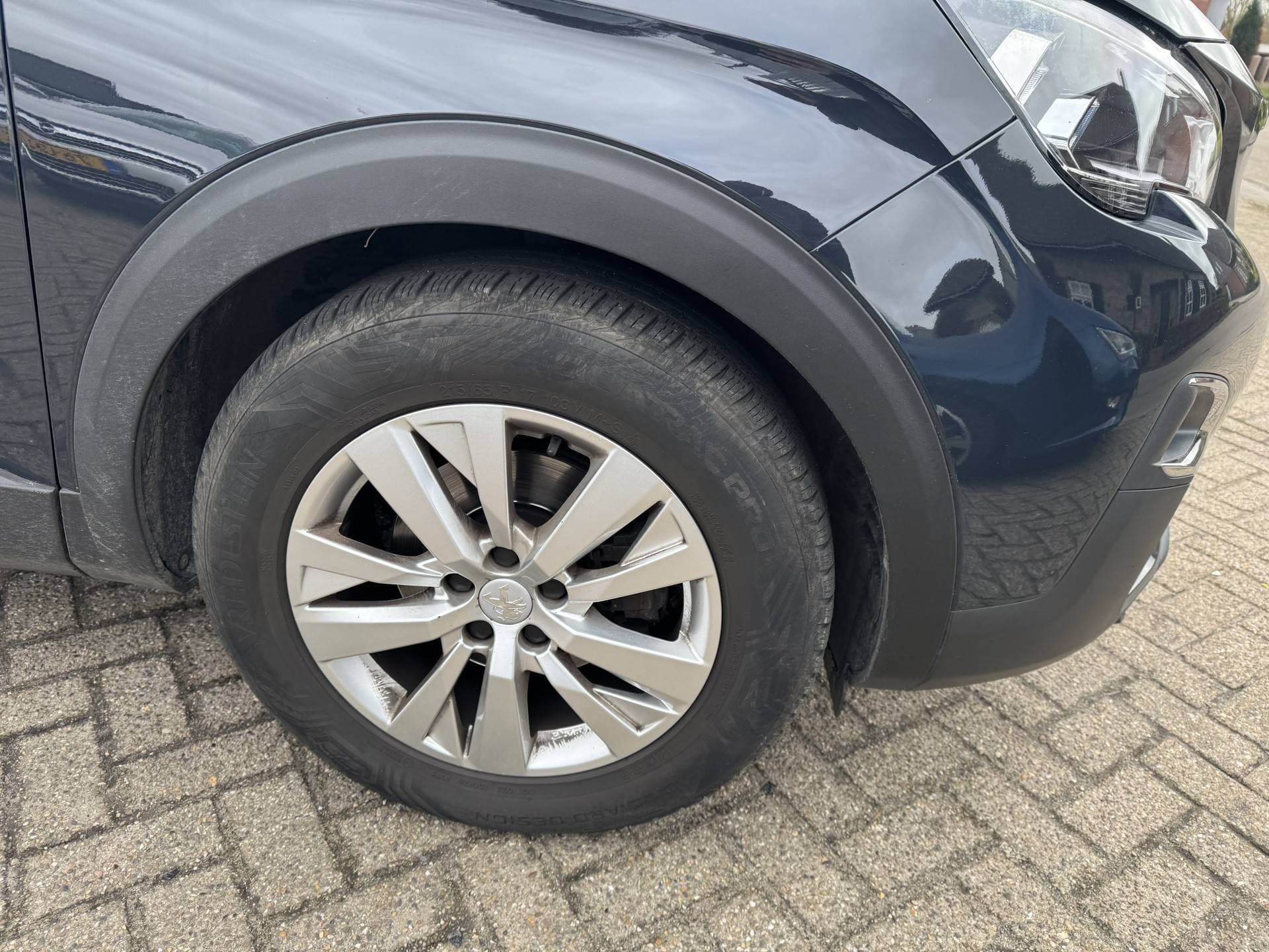 Peugeot 3008 PureTech Blue Lease Executive thumbnail 7