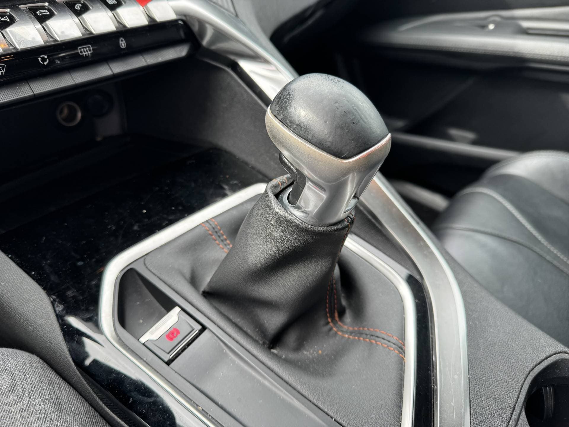 Peugeot 3008 PureTech Blue Lease Executive thumbnail 9