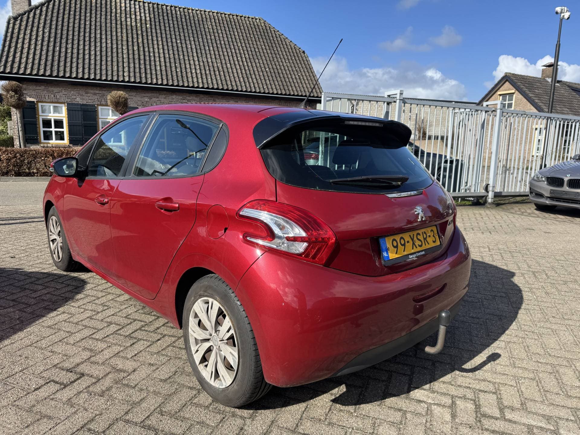 Peugeot 208 1.2 VTi Active thumbnail 3