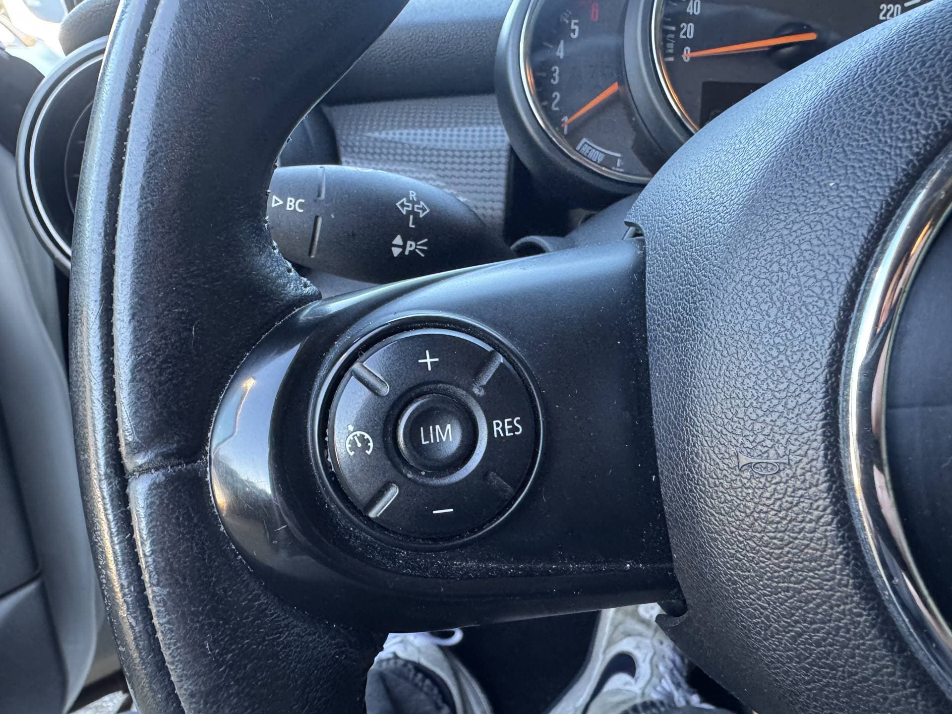 MINI Cooper Mini 1.5 D Business thumbnail 17