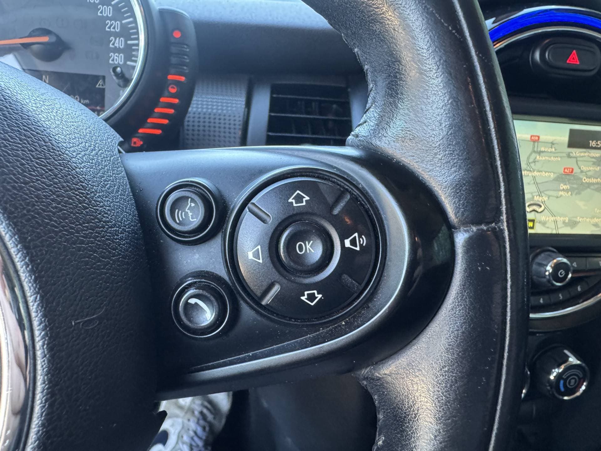 MINI Cooper Mini 1.5 D Business thumbnail 18