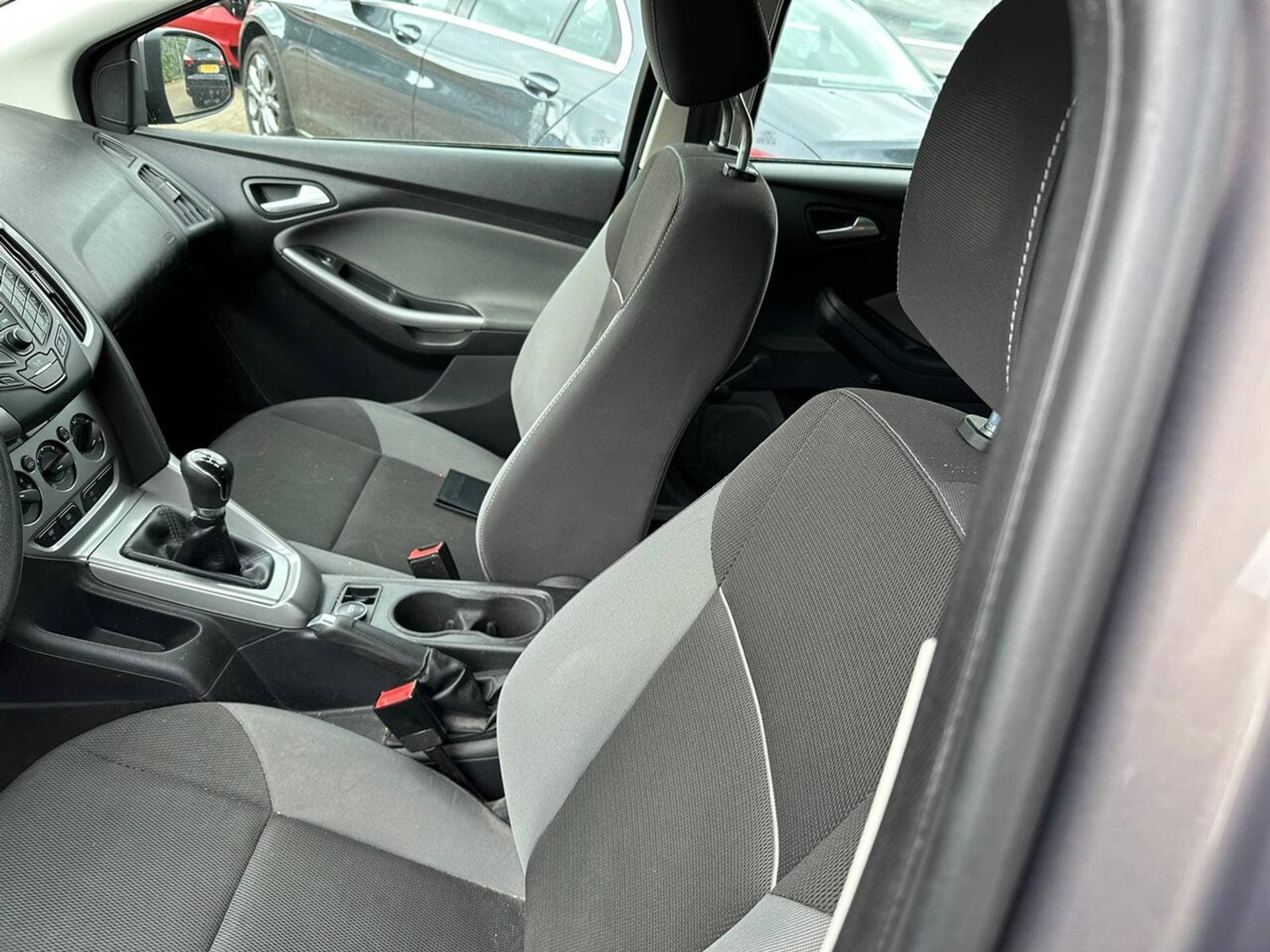 Ford Focus thumbnail 4