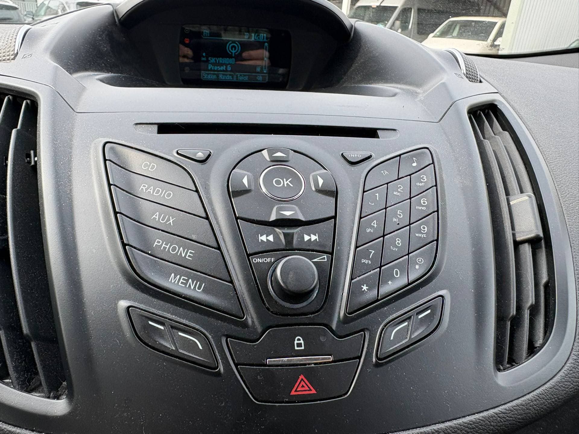 Ford Kuga thumbnail 11