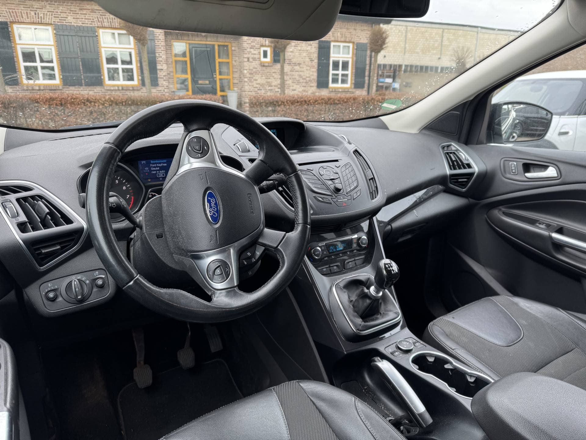 Ford Kuga thumbnail 15