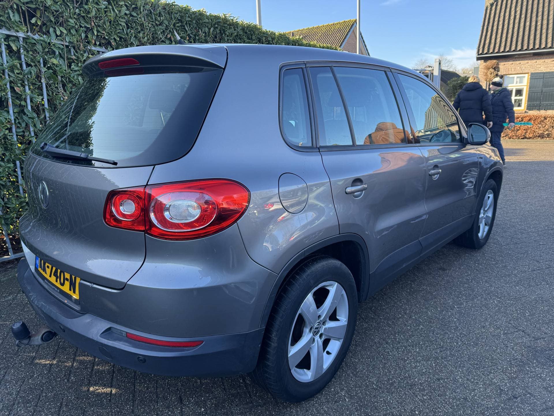 Volkswagen Tiguan thumbnail 3