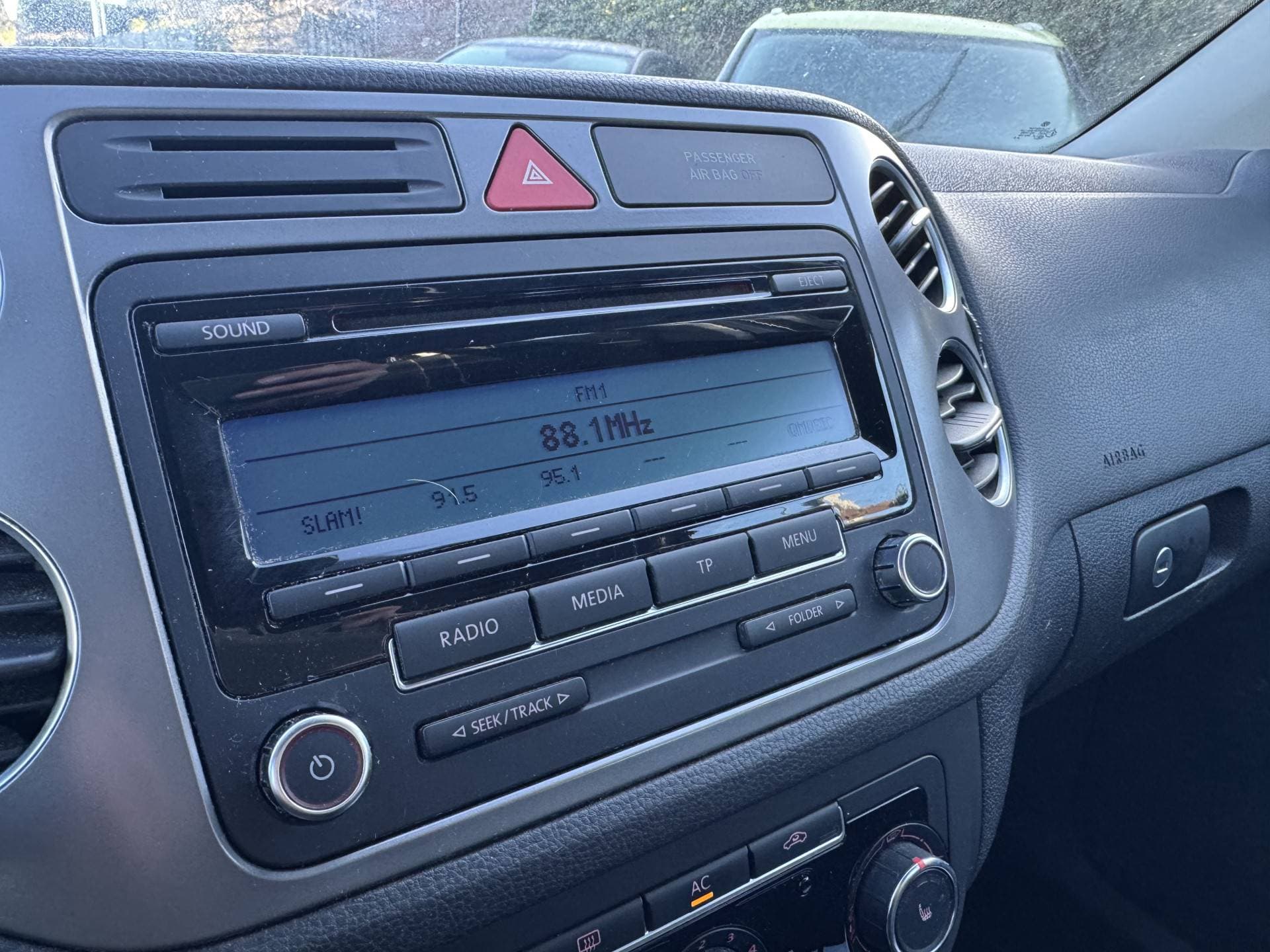 Volkswagen Tiguan thumbnail 6