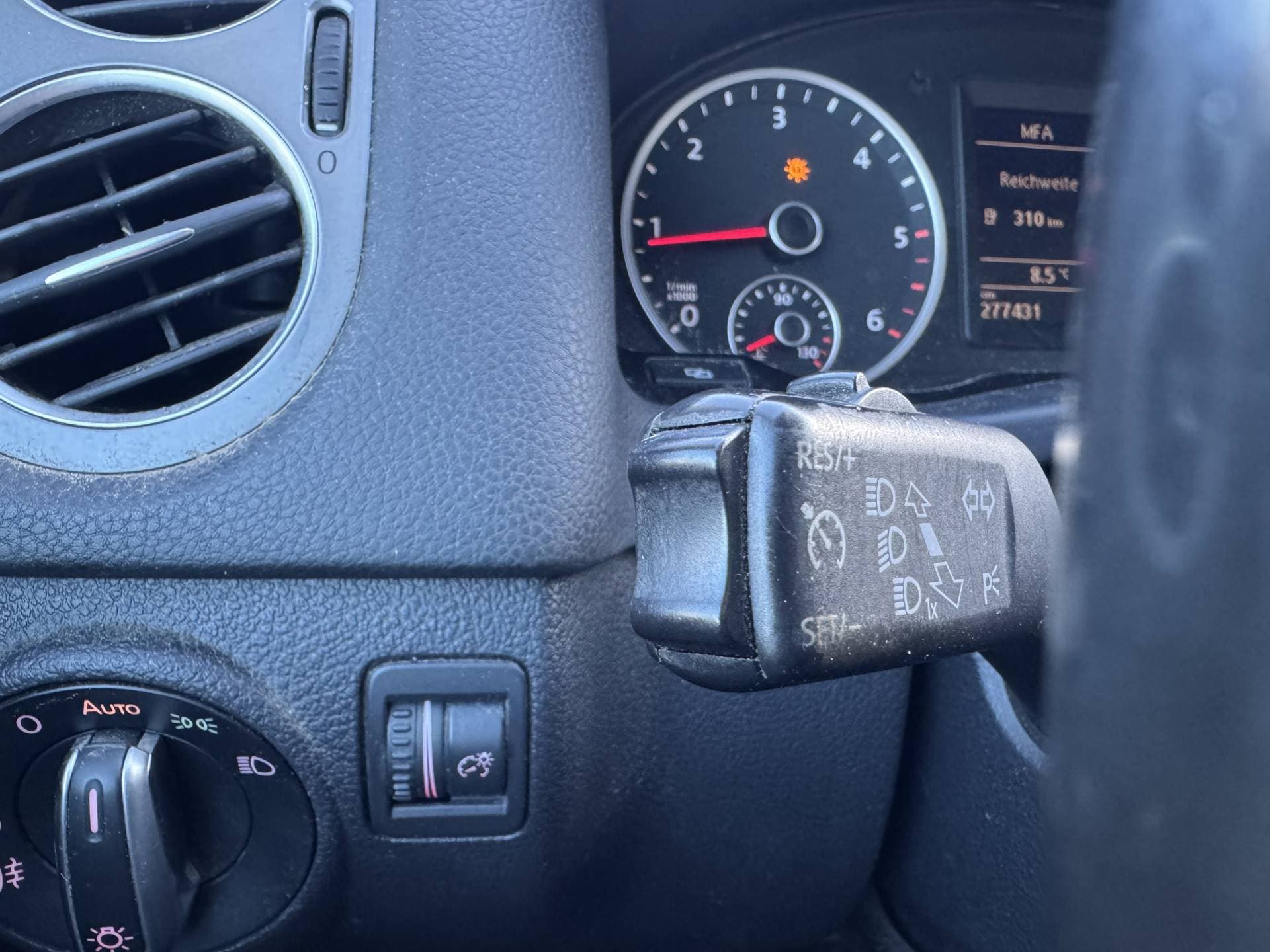 Volkswagen Tiguan thumbnail 8