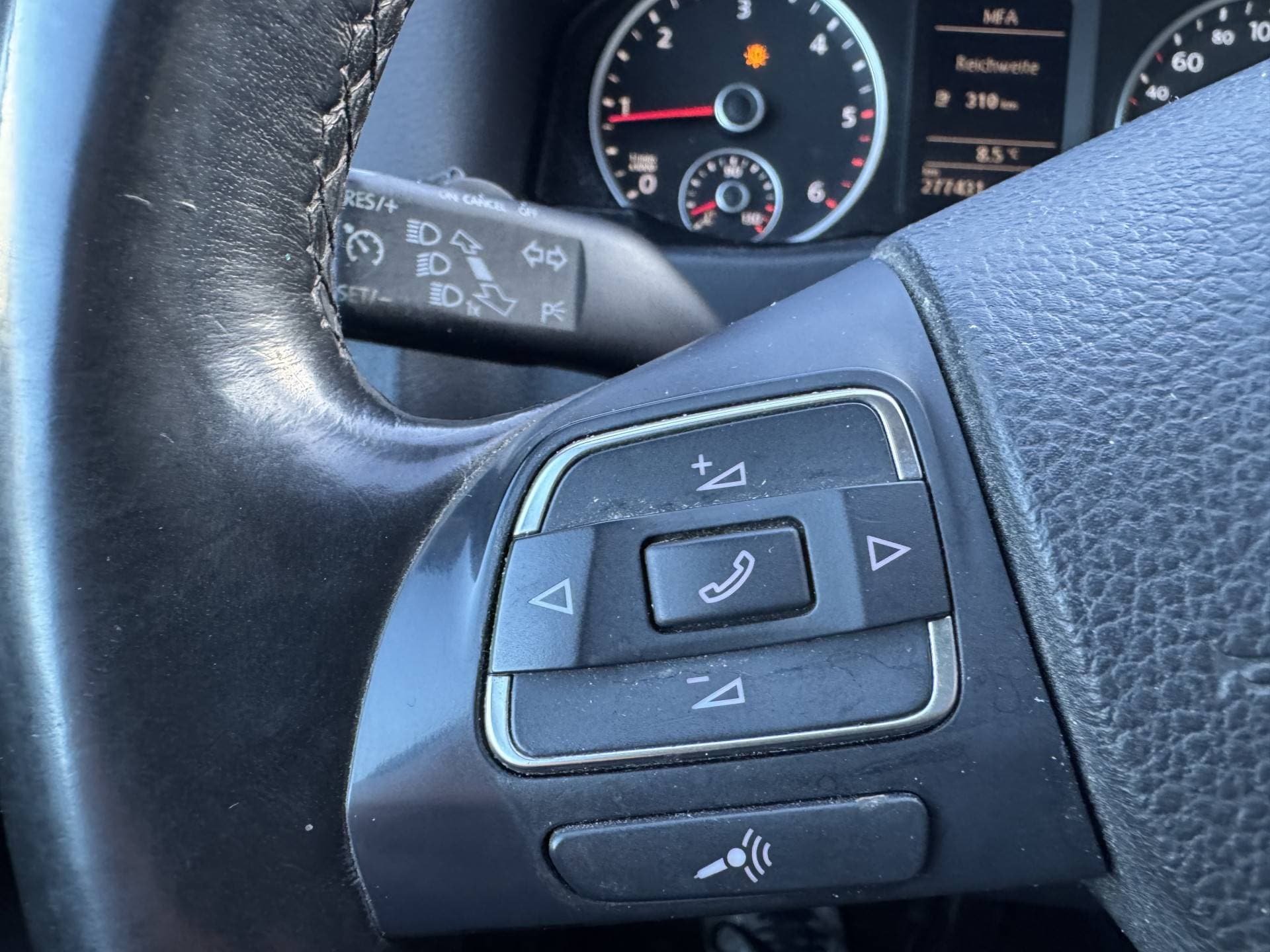 Volkswagen Tiguan thumbnail 9