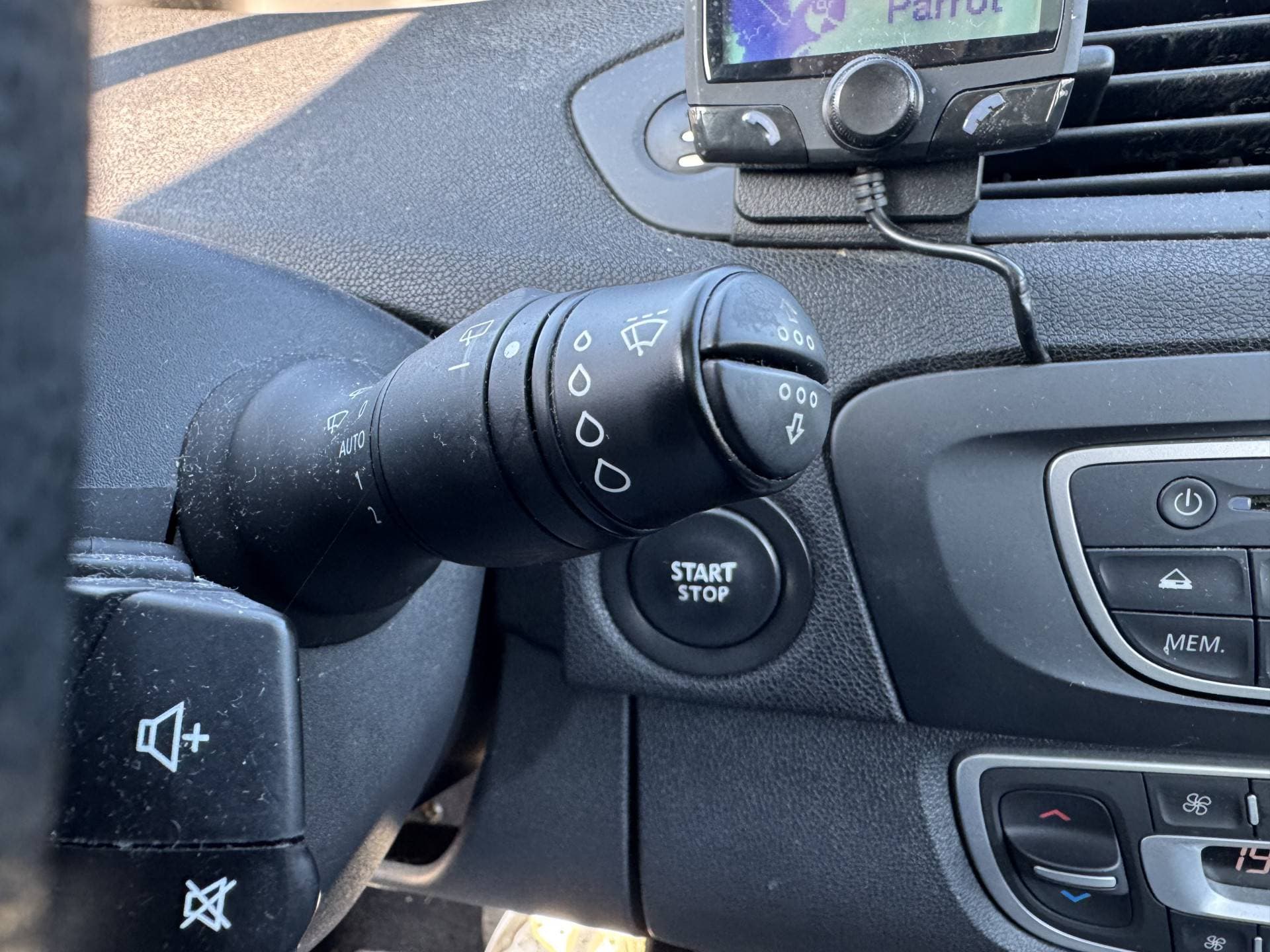 Renault Scénic thumbnail 11