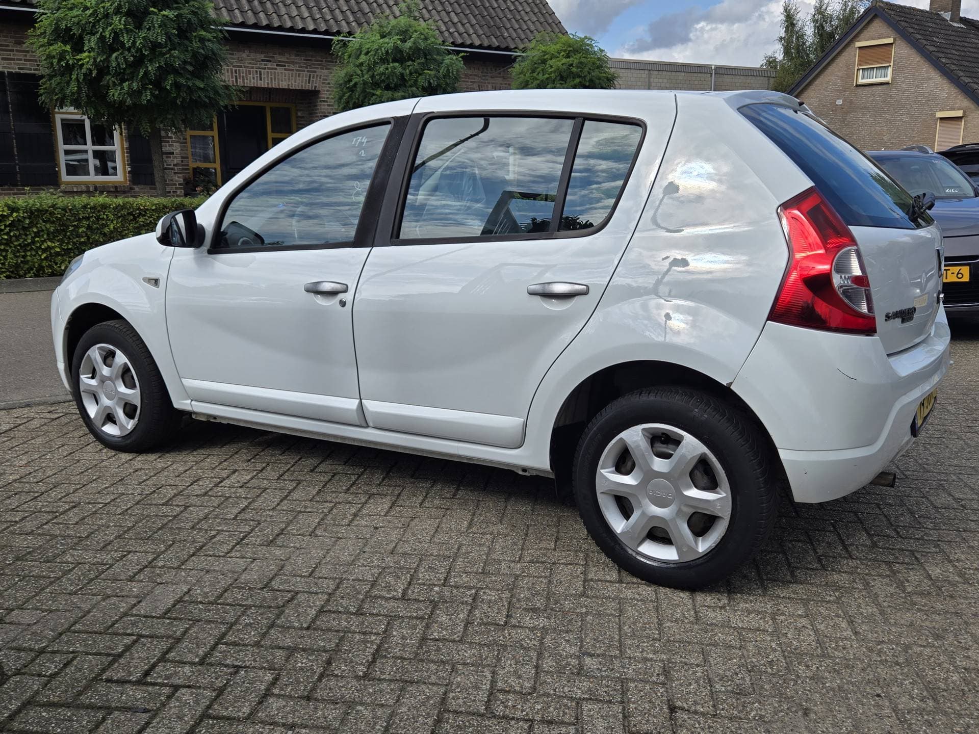 Dacia Sandero thumbnail 4