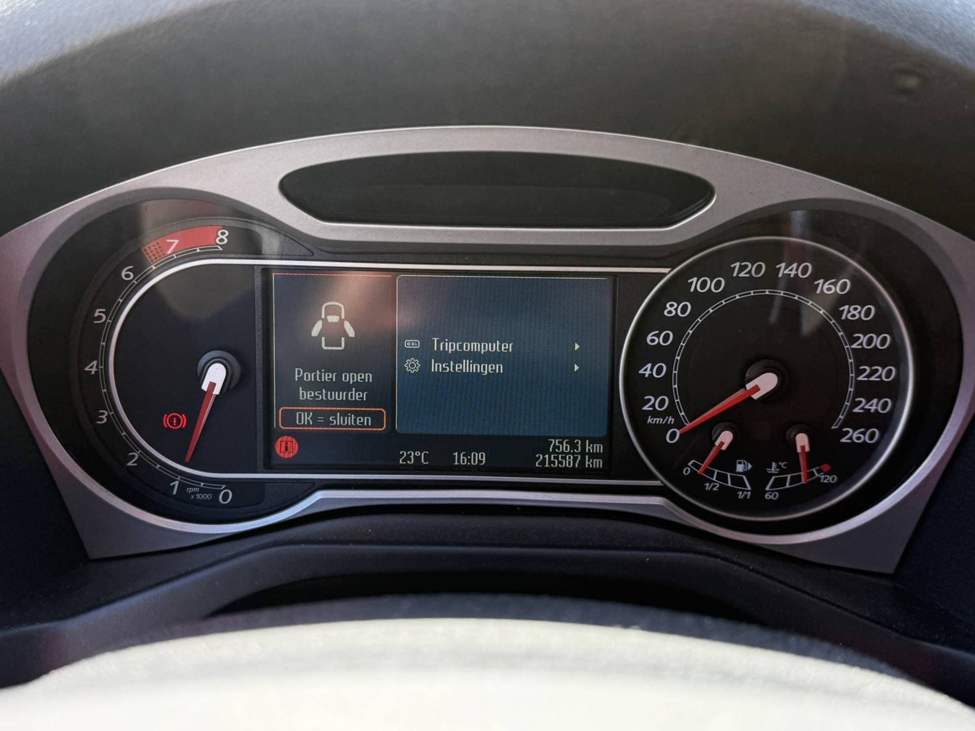 Ford Mondeo thumbnail 12