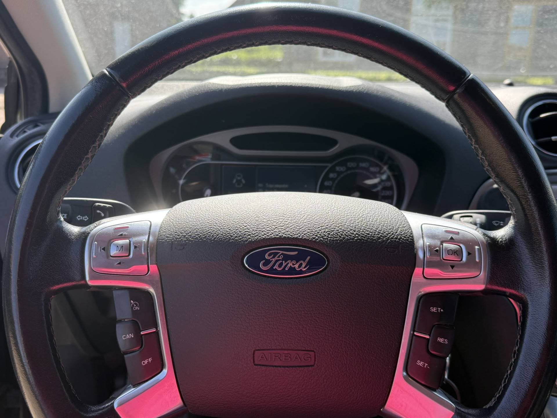 Ford Mondeo thumbnail 13