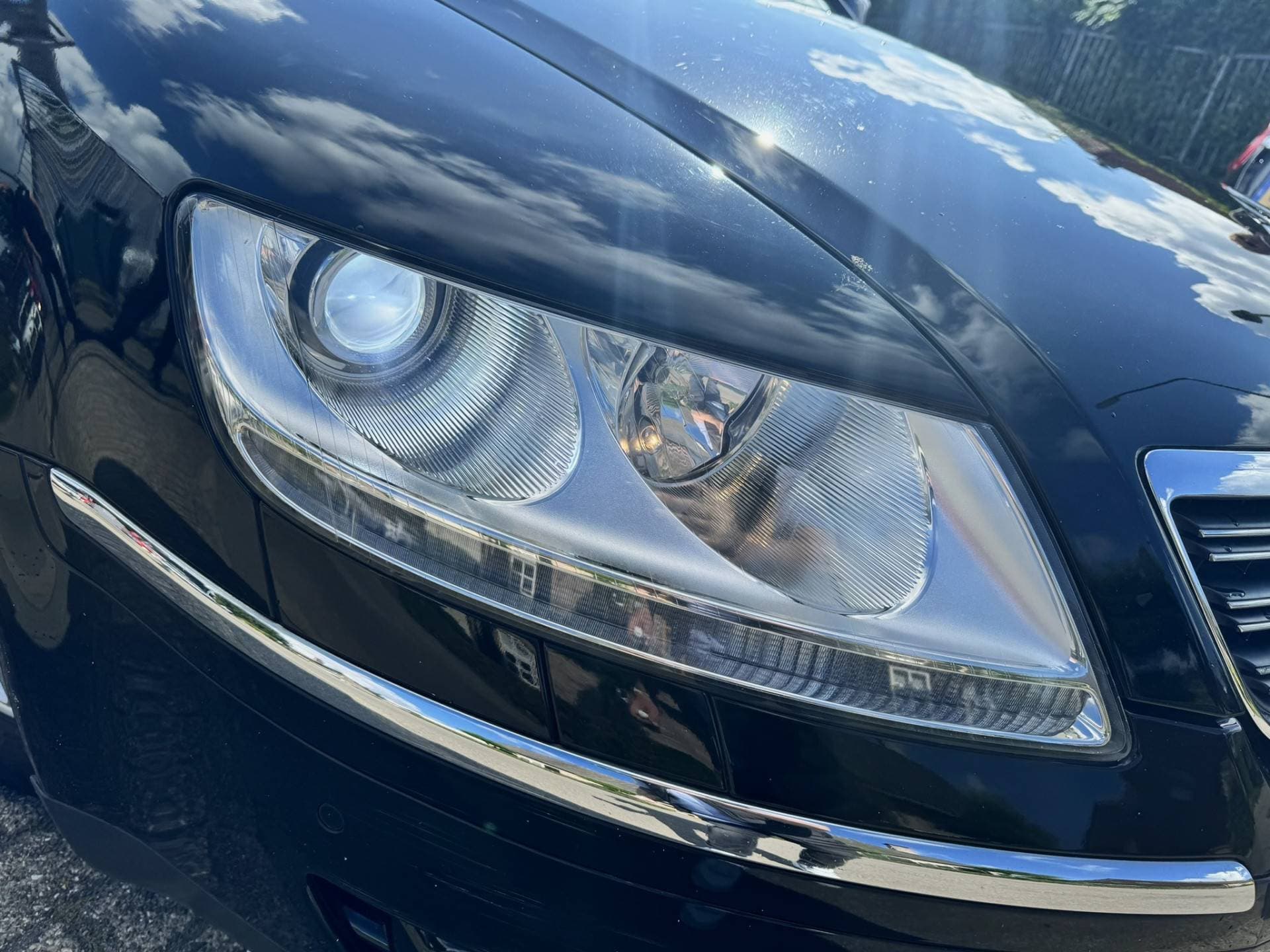 Volkswagen Phaeton thumbnail 2