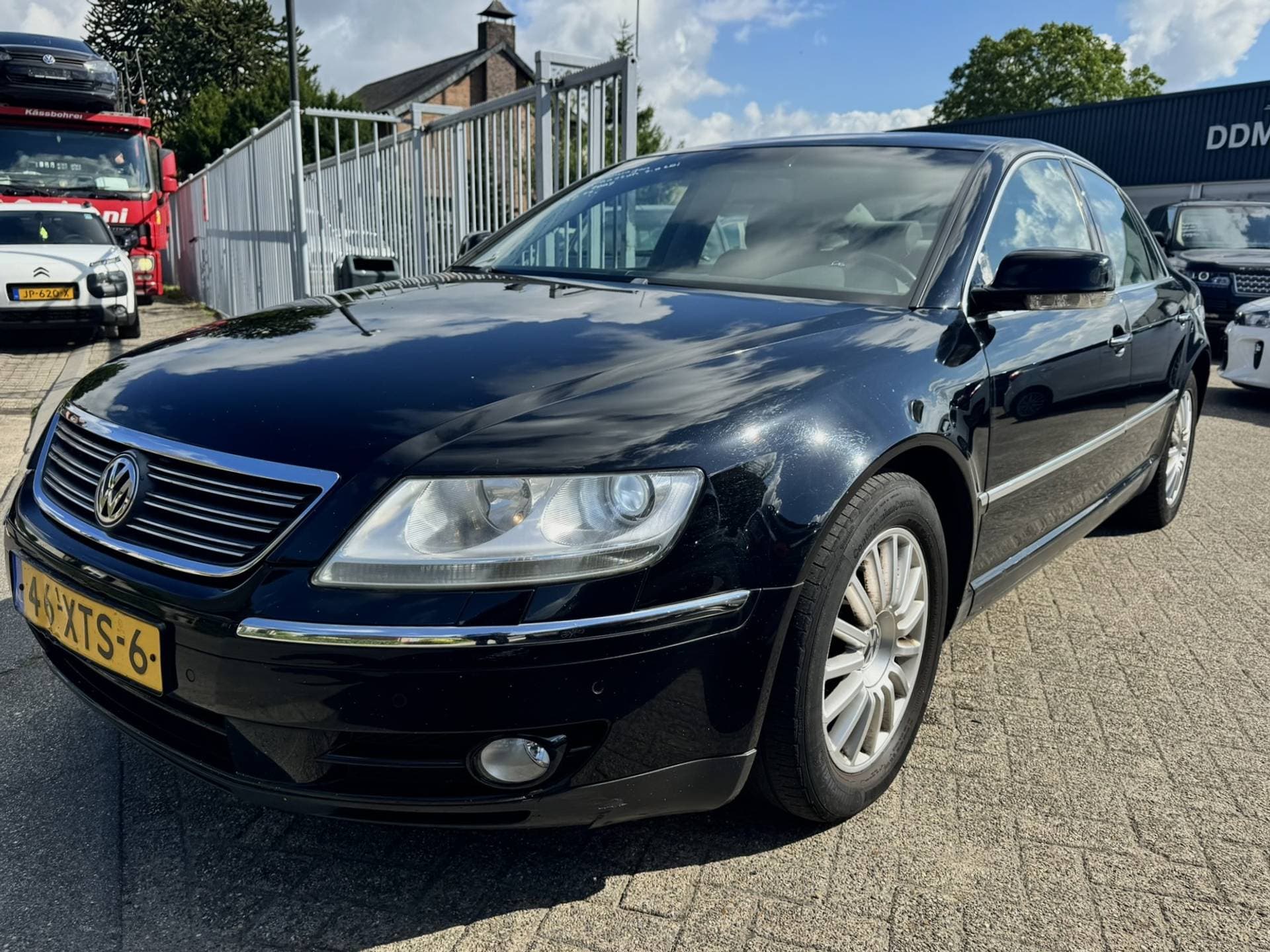 Volkswagen Phaeton thumbnail 3