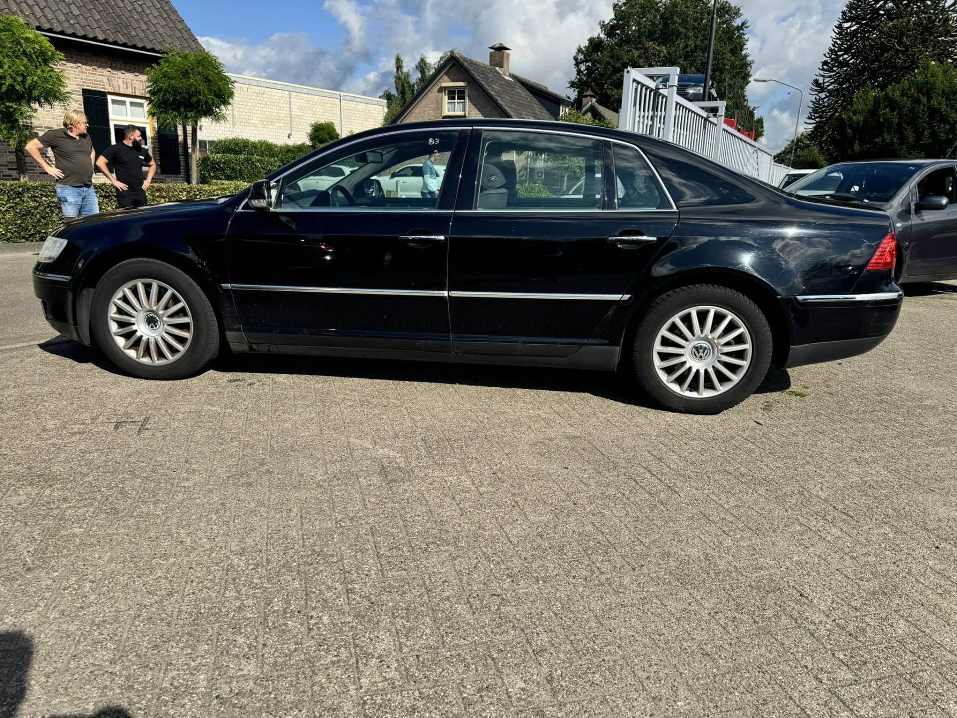 Volkswagen Phaeton thumbnail 4