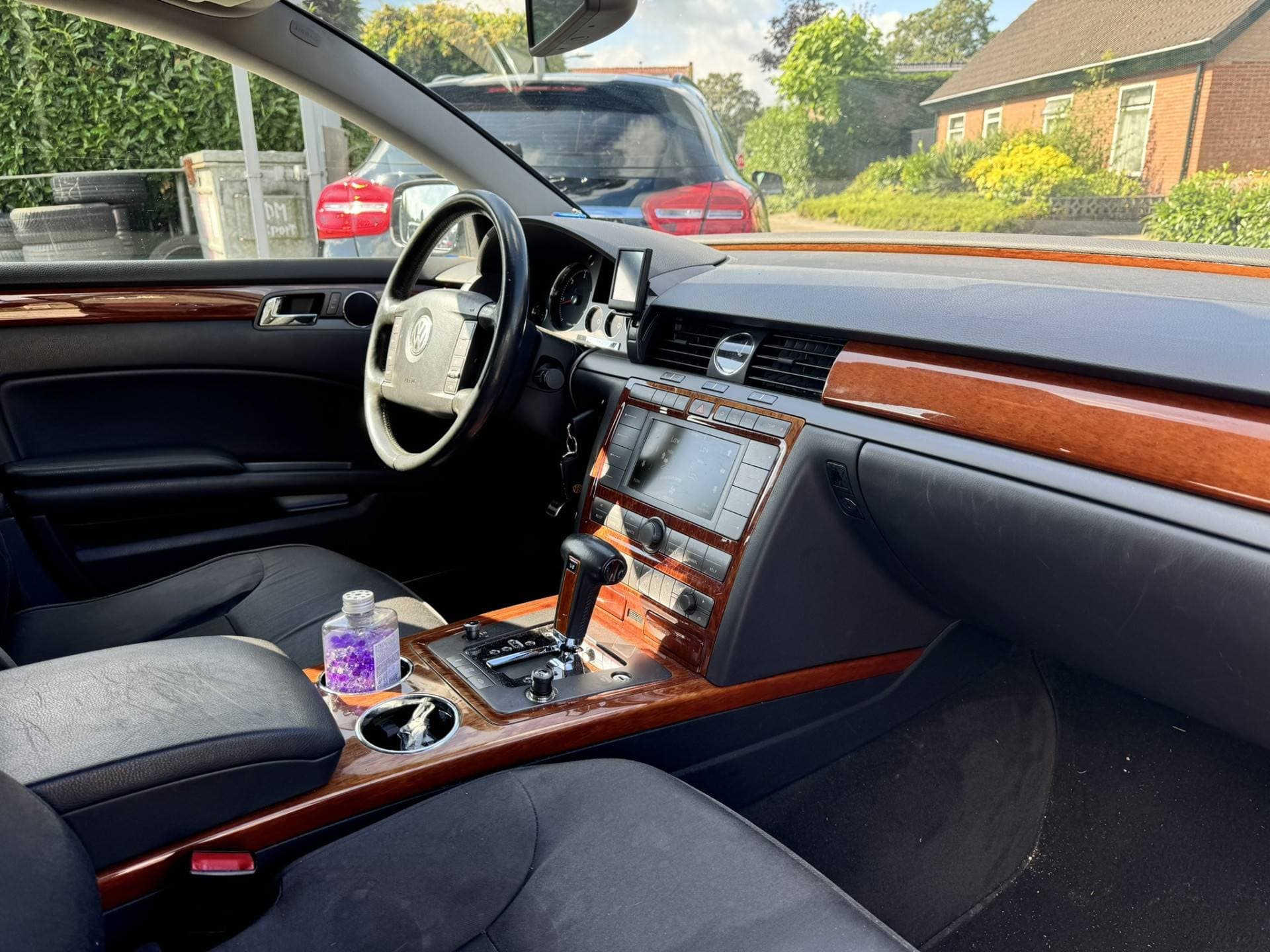 Volkswagen Phaeton thumbnail 8