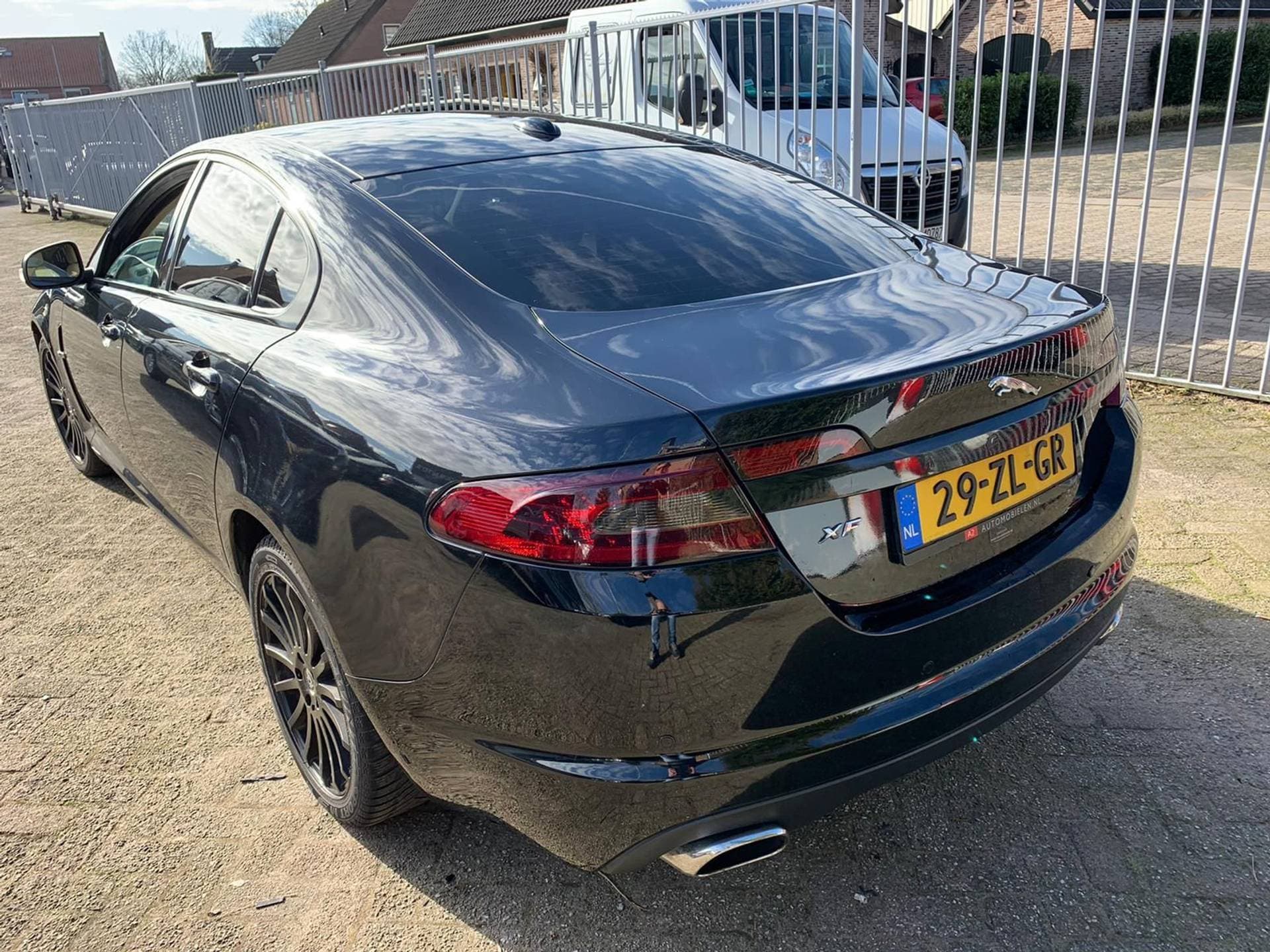 Jaguar XF thumbnail 4