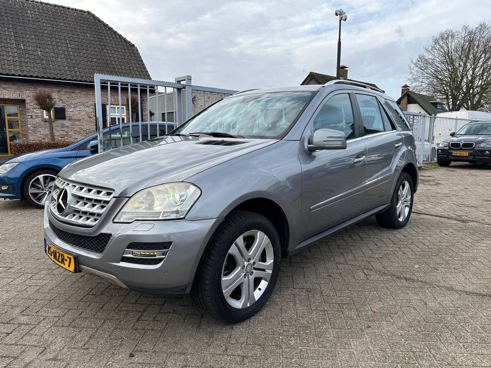 Mercedes-Benz M-Klasse 300 CDI BlueEFFICIENCY Prestige thumbnail 8