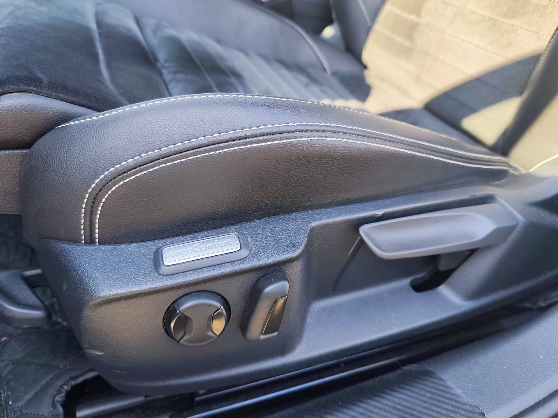 Volkswagen Passat Variant 1.4 TSI PHEV GTE Business thumbnail 17