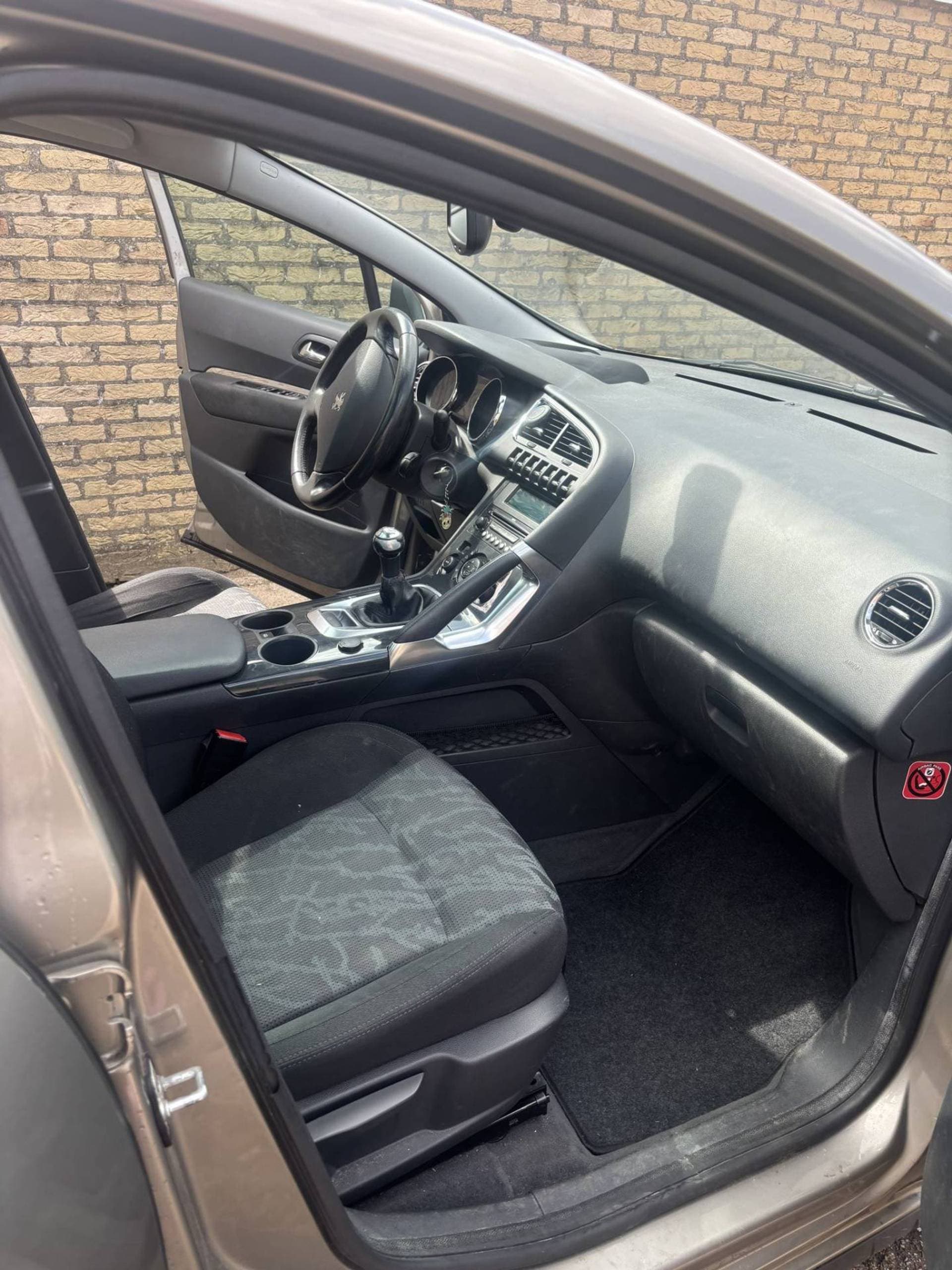 Peugeot 3008 thumbnail 6